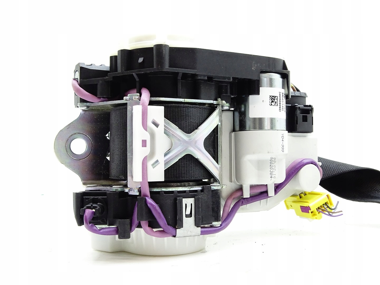 tension belt safety left front front AUDI A8 S8 D4 4H 4H0857705C
