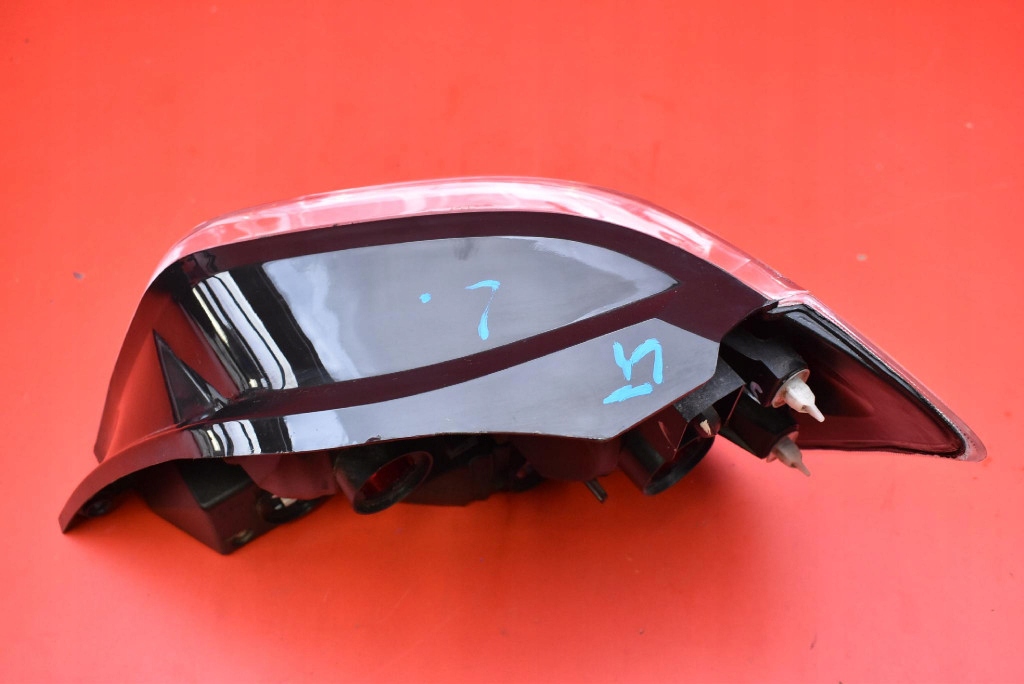 light left rear part rear MITSUBISHI OUTLANDER 1 and 4X4 5D SUV 01-08