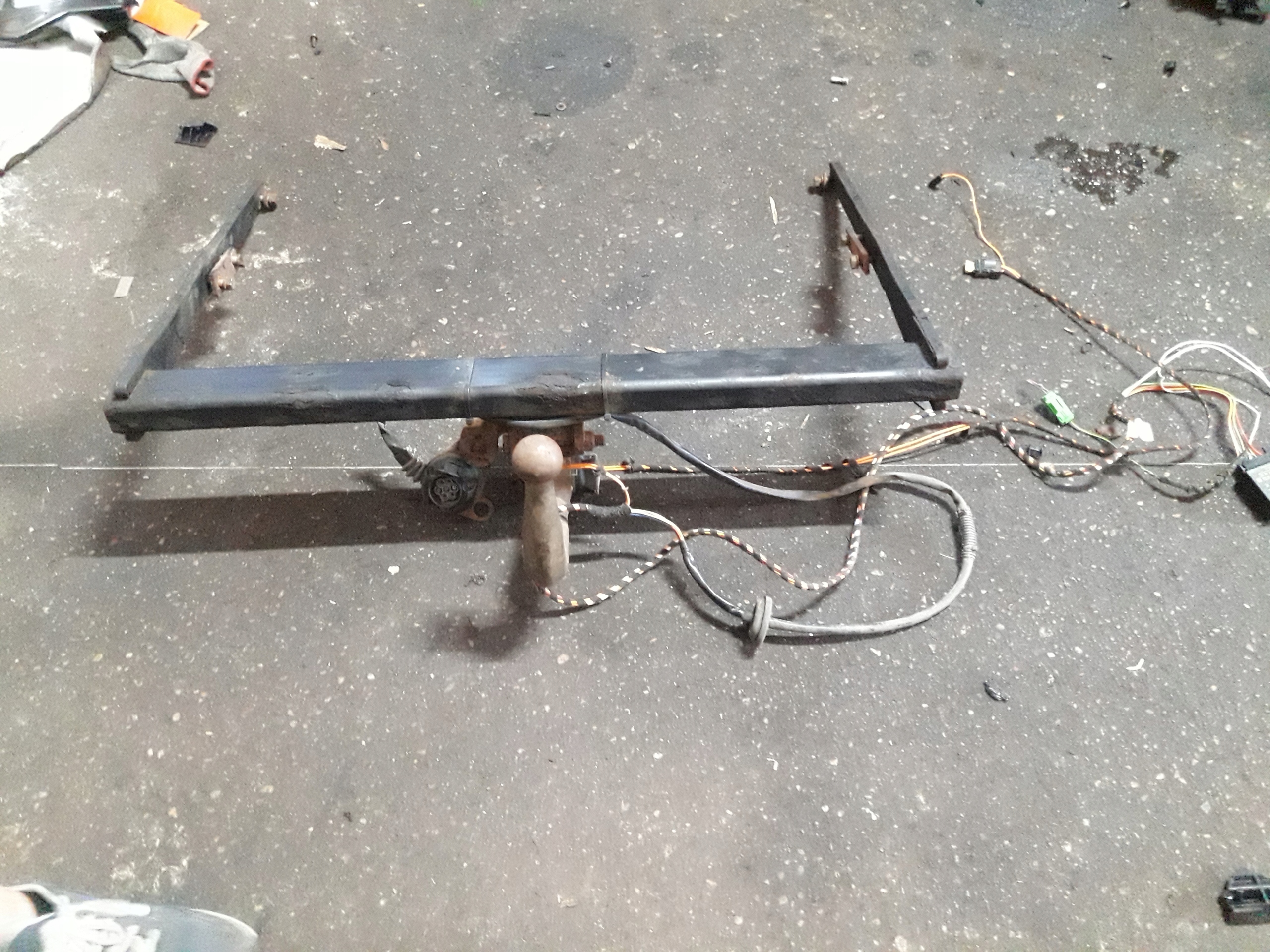 FORD MONDEO MK 4 KOMBI 07r- hak holowniczy kompletny