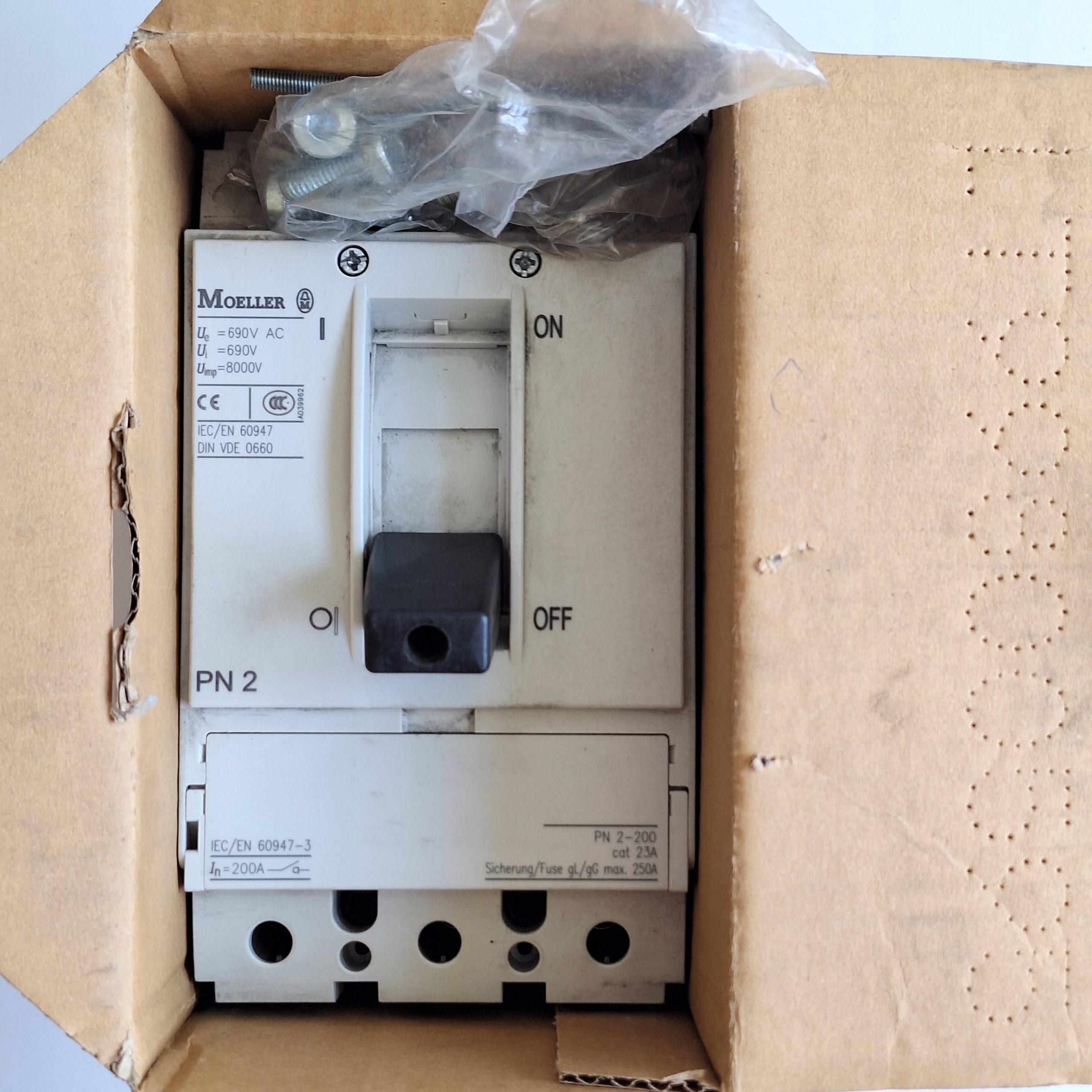 Vypínač odpojovač Eaton Moeller PN2-200 3P 200A 690VAC