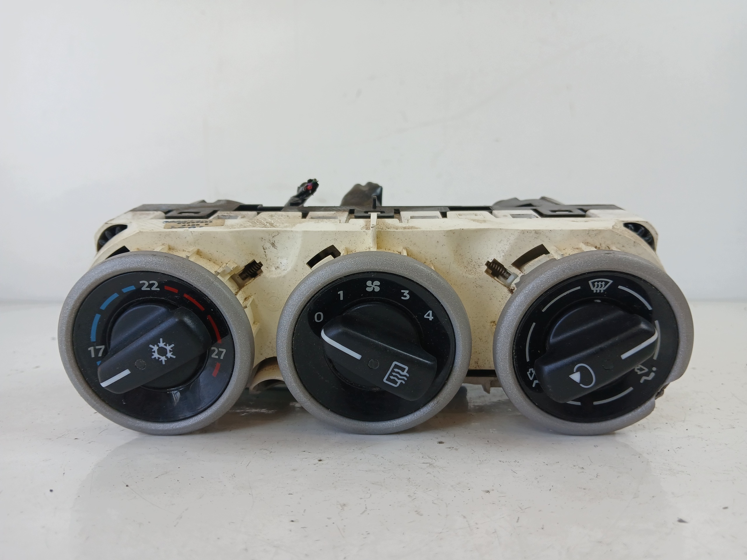 MITSUBISHI COLT VI Unite commande clima Bouches buses 69657305