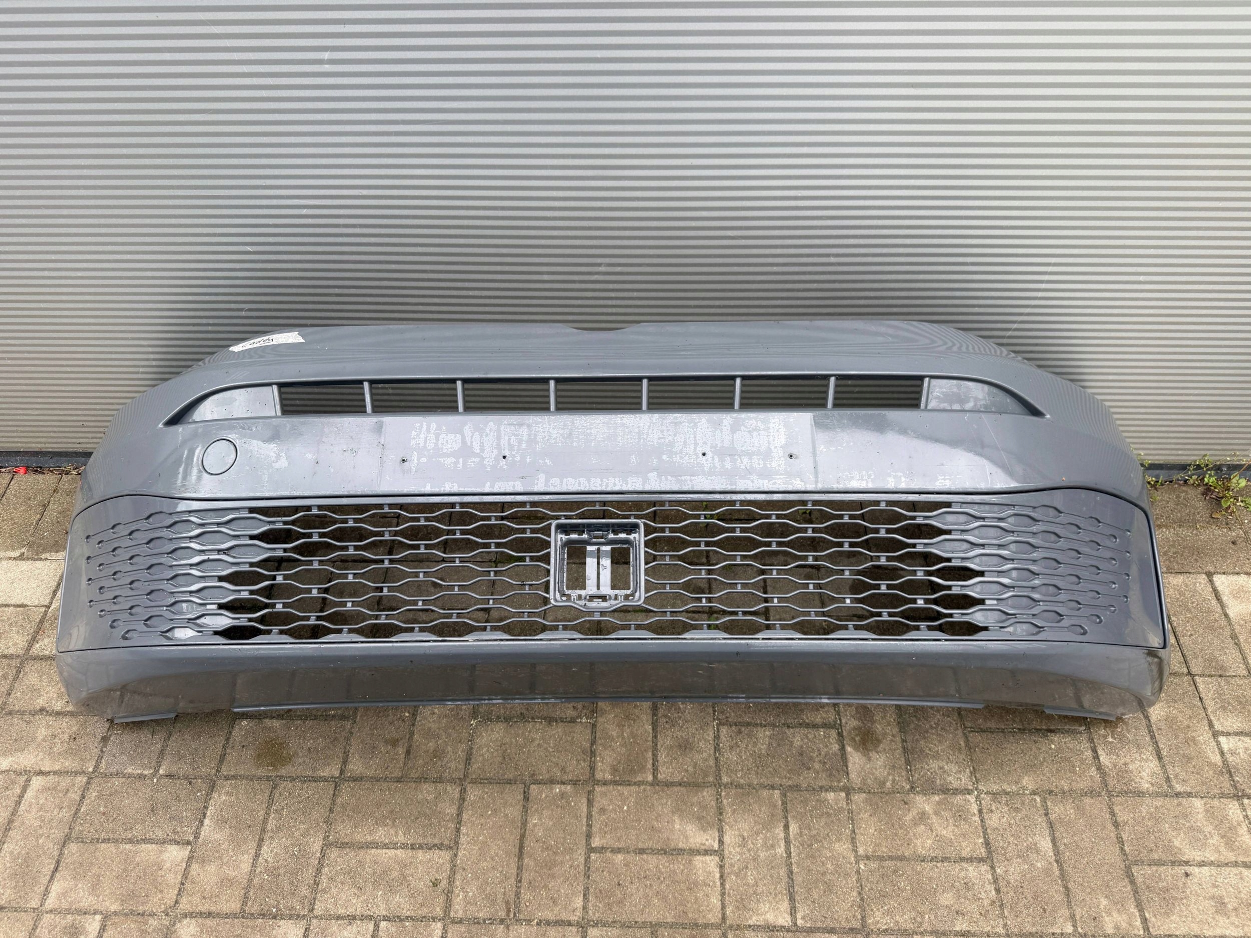 Vw Caddy 2K 21- nárazník předek přední