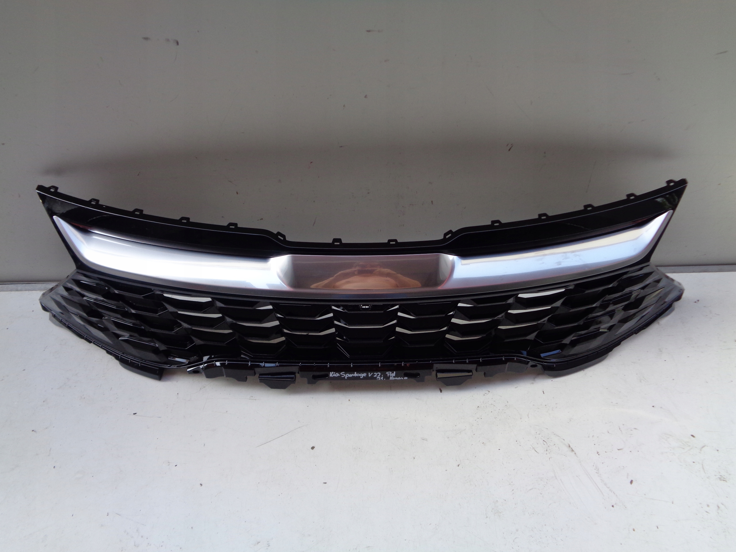 NO-WA-- Grille KIA SPORTAGE V 22