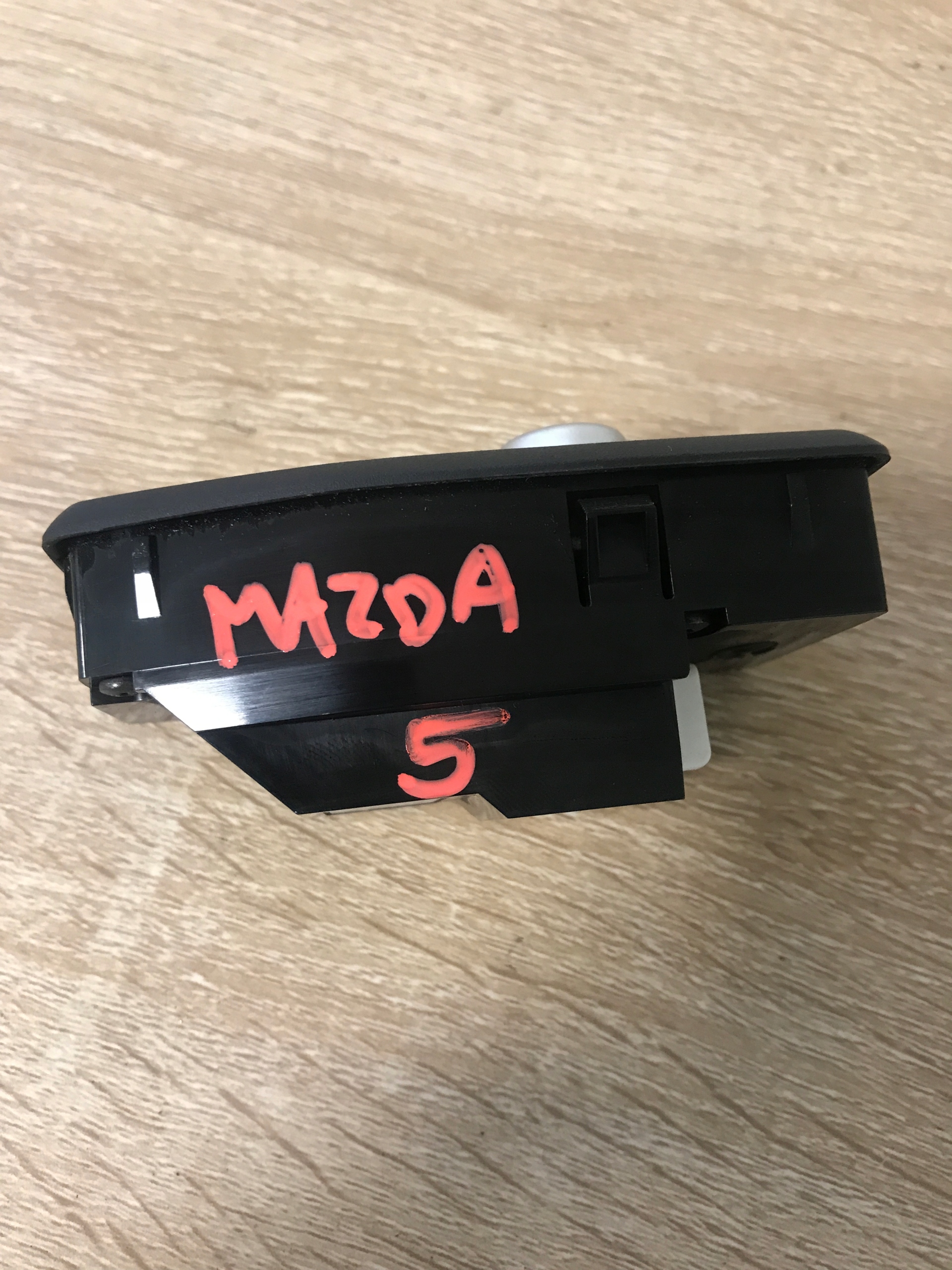 PANEL switch navigation devices MAZDA 5 CC33669L1