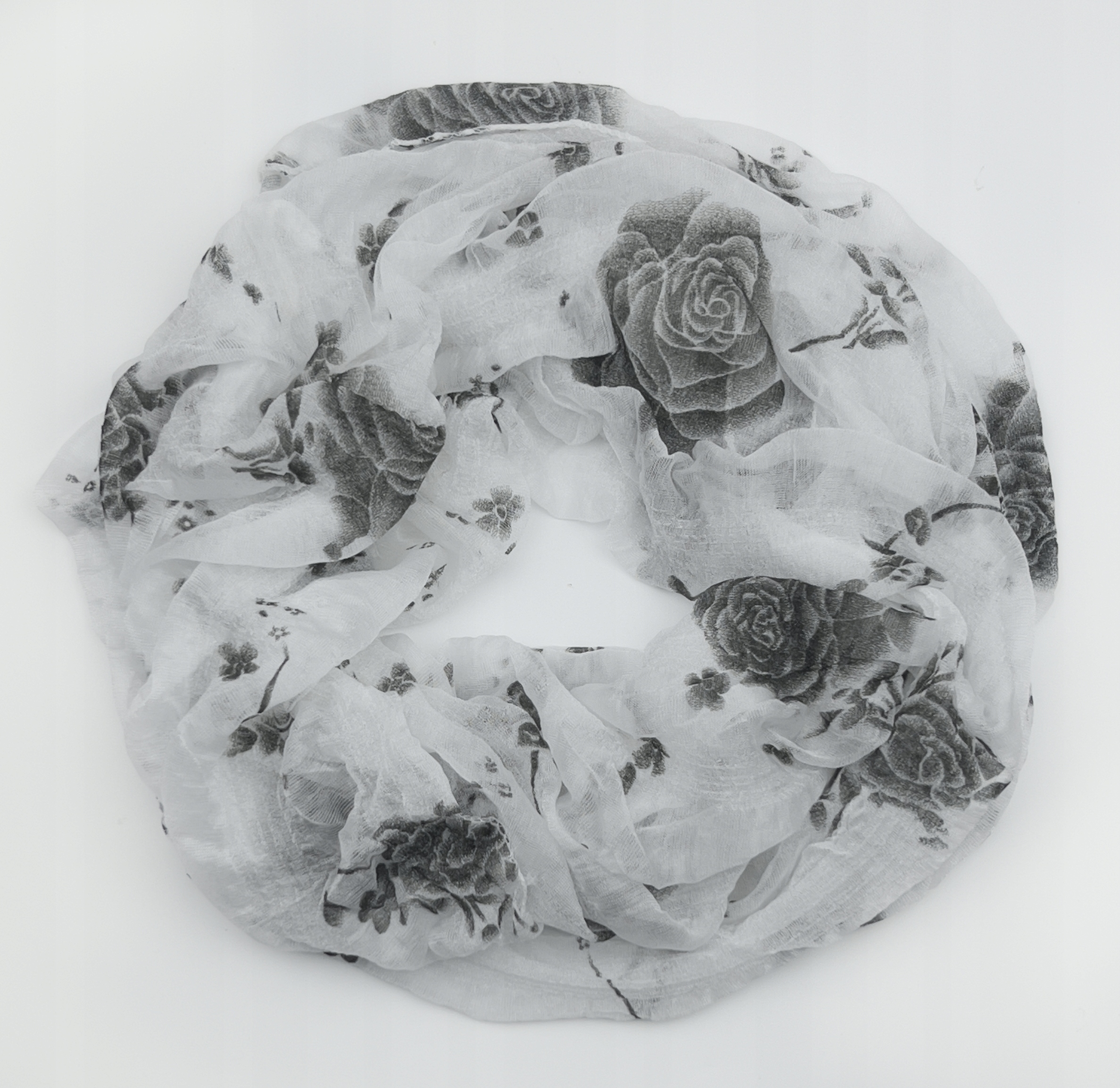 apaszka KOMIN szalik biały w czarne róże