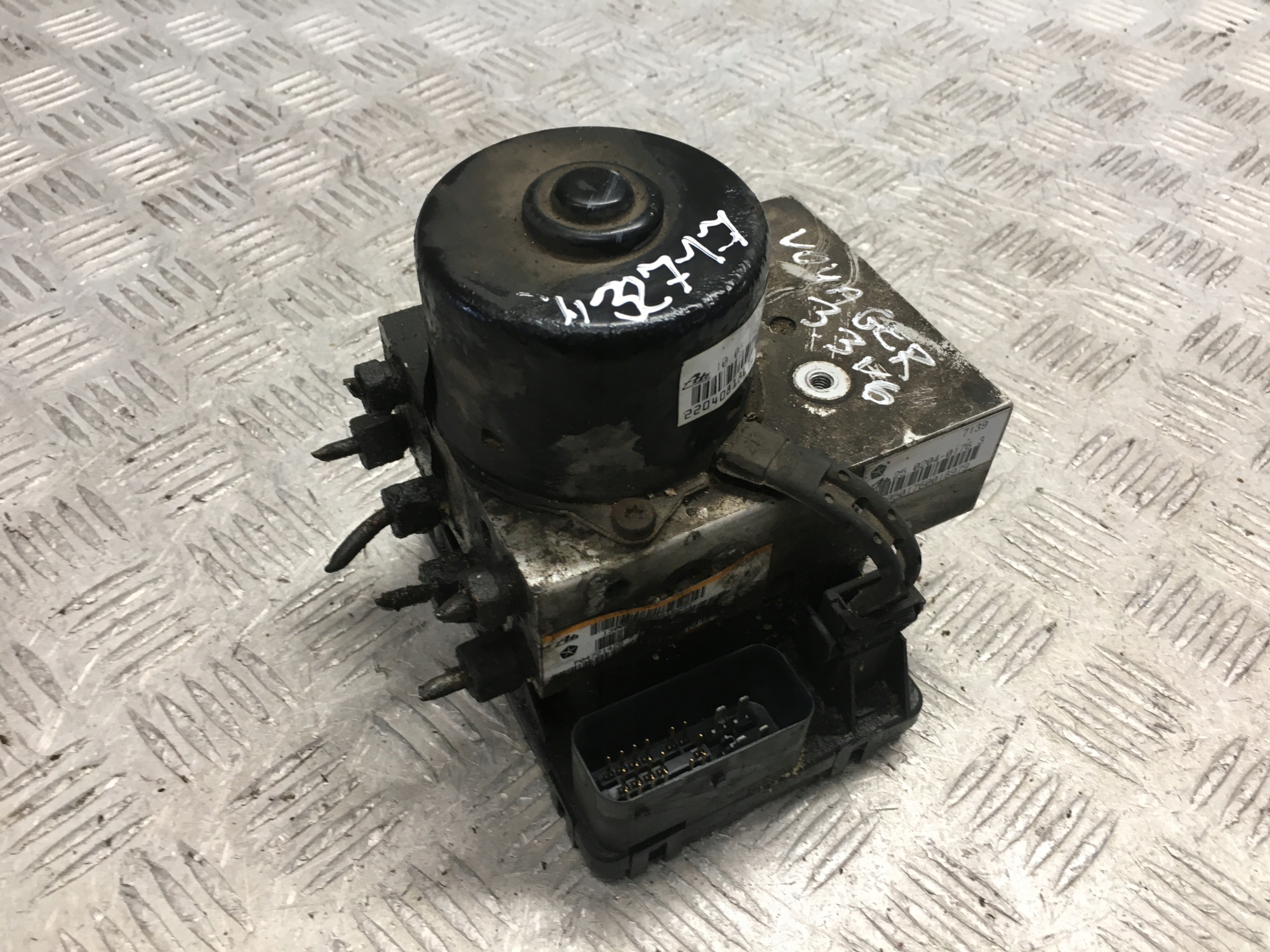Voyager III 3.3 V6 насос ABS