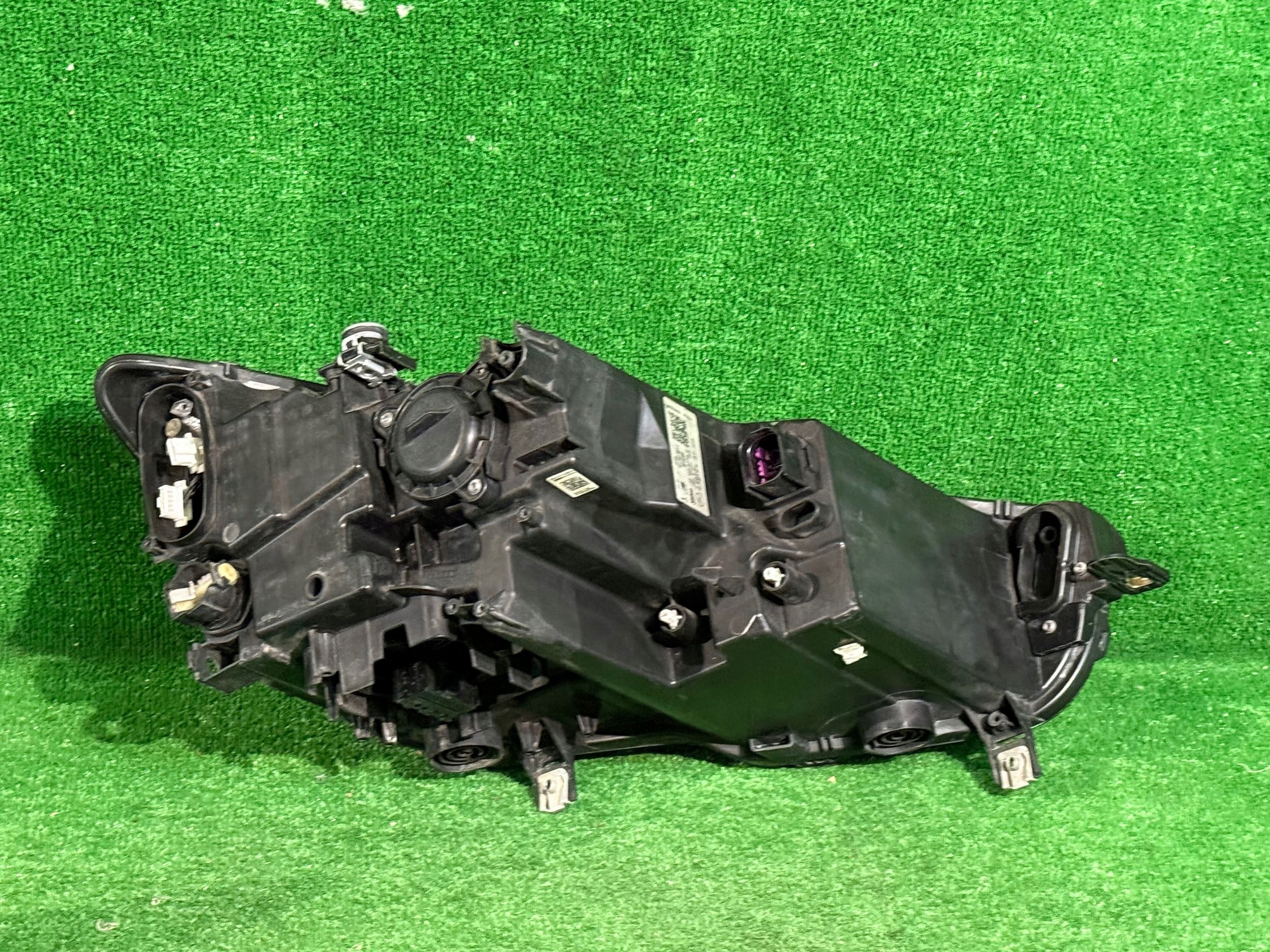 REFLEKTOR left SEAT TARRACO FULL LED 5FJ941007J- NR:689