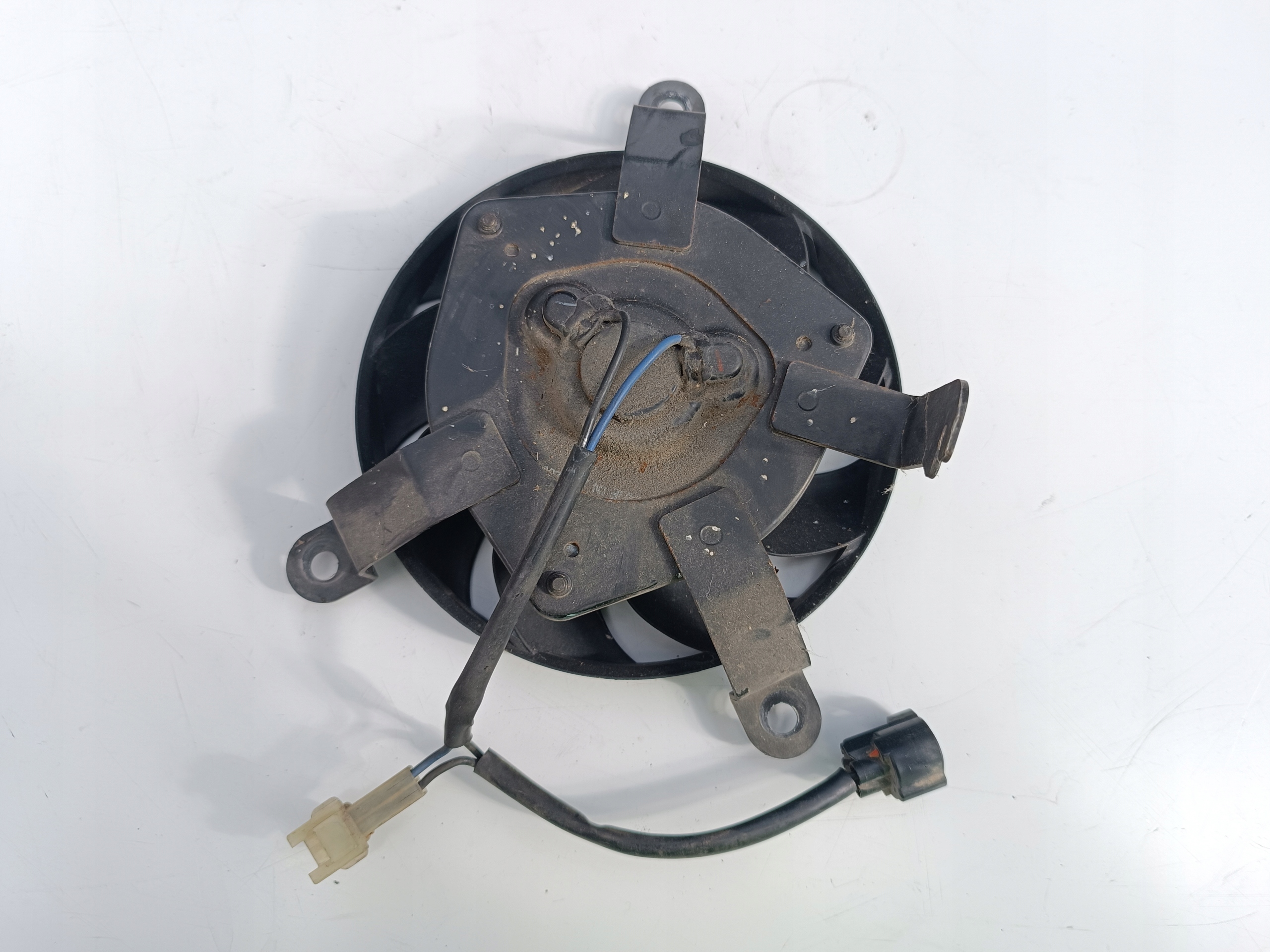 Wentylator Wiatrak Suzuki DL 650 Vstrom 04-11 Numer katalogowy części 3904