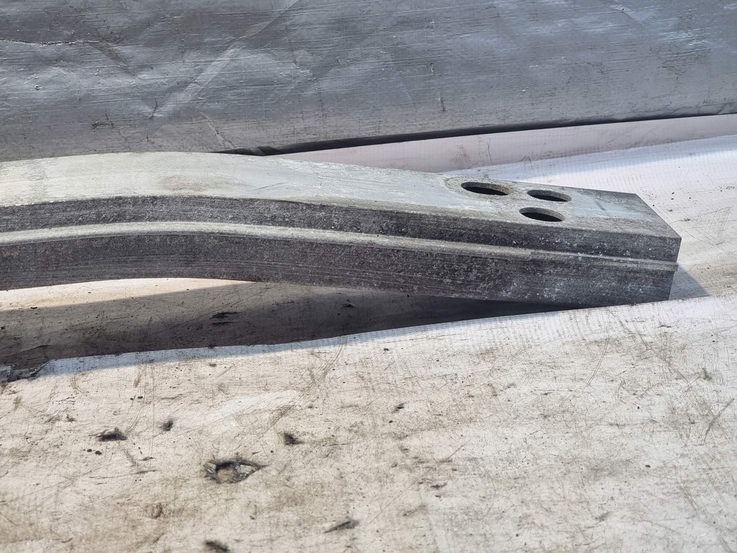 bumper support front TOYOTA PRIUS II 08r