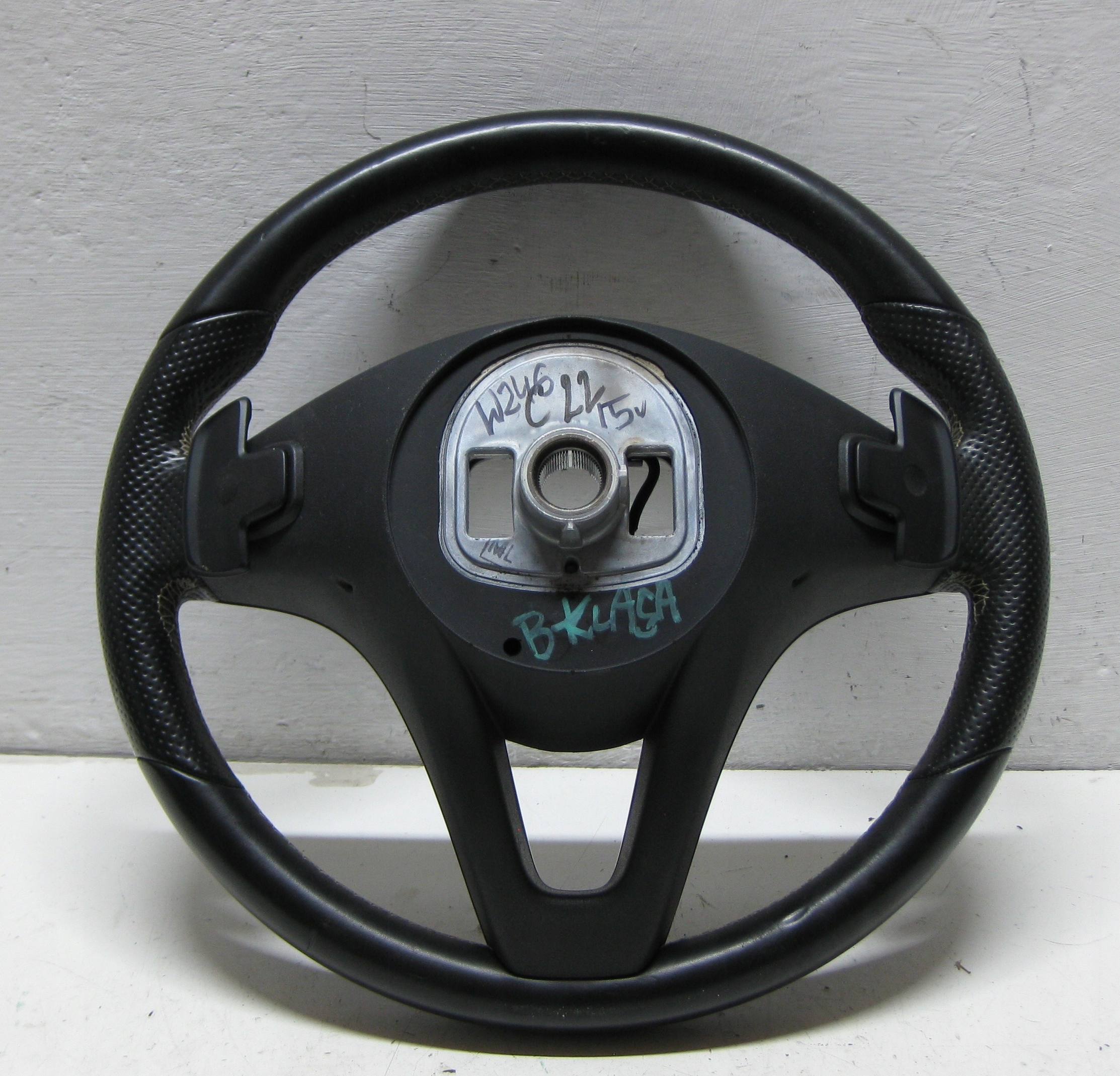 MERCEDES W246 2.2 CDI 14R volant cuir MULTI avec la direction
