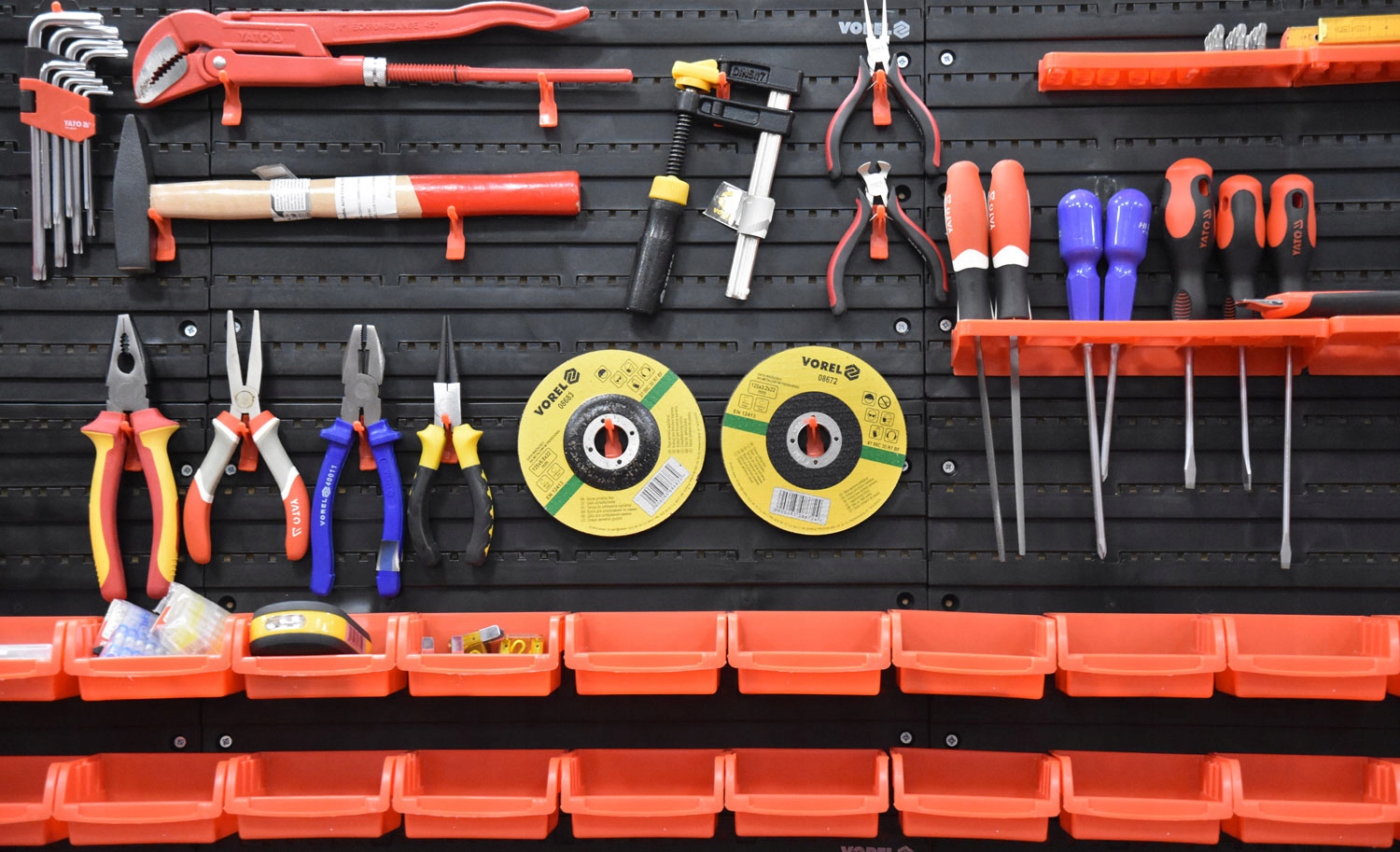 TABLICA NARZEDZIOWA WARSZTATOWA POJEMNIKI 190x108 Producent code 78771