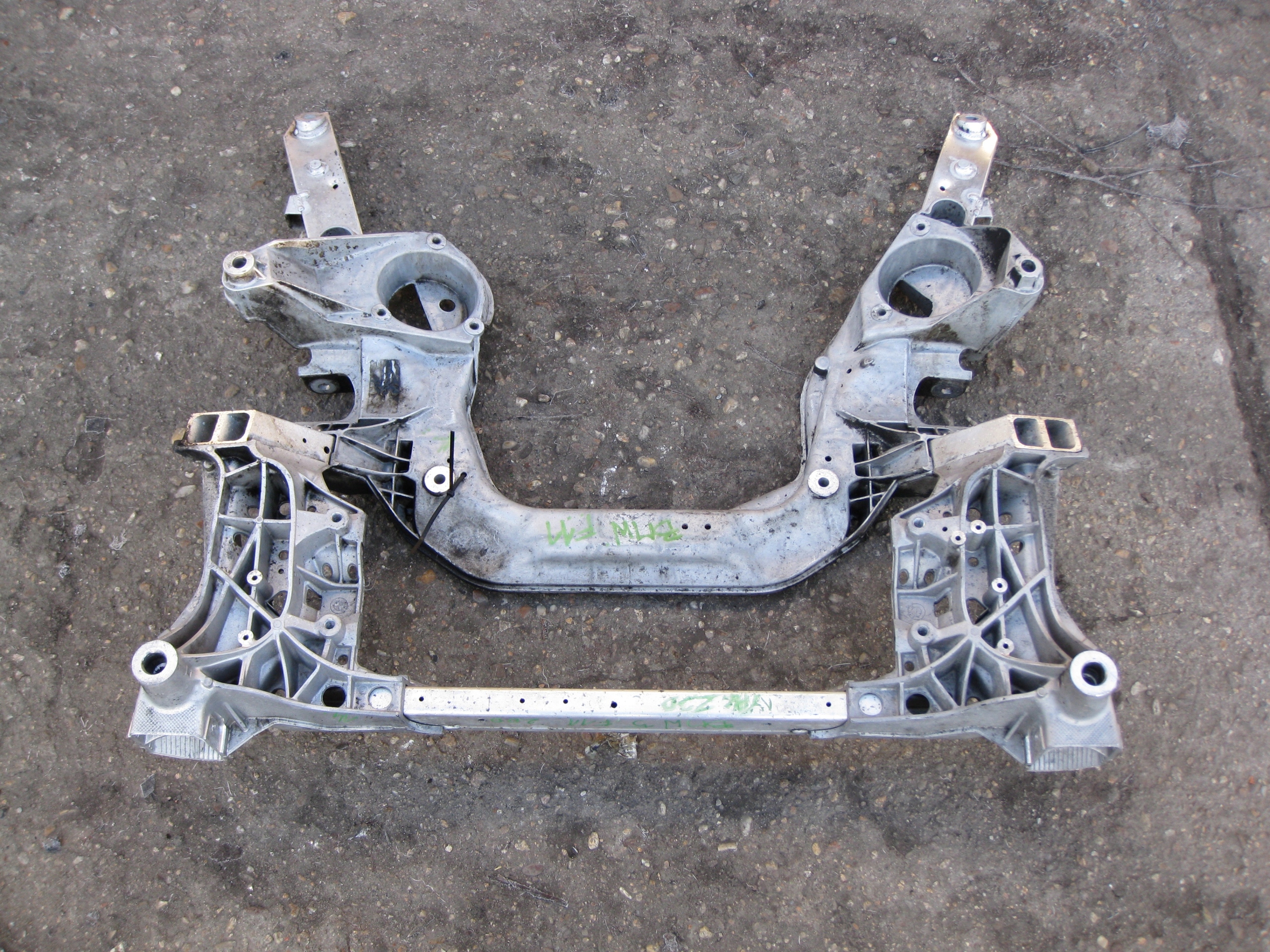 BMW F10 2.0 D 14R subframe front axle beam X DRIVE