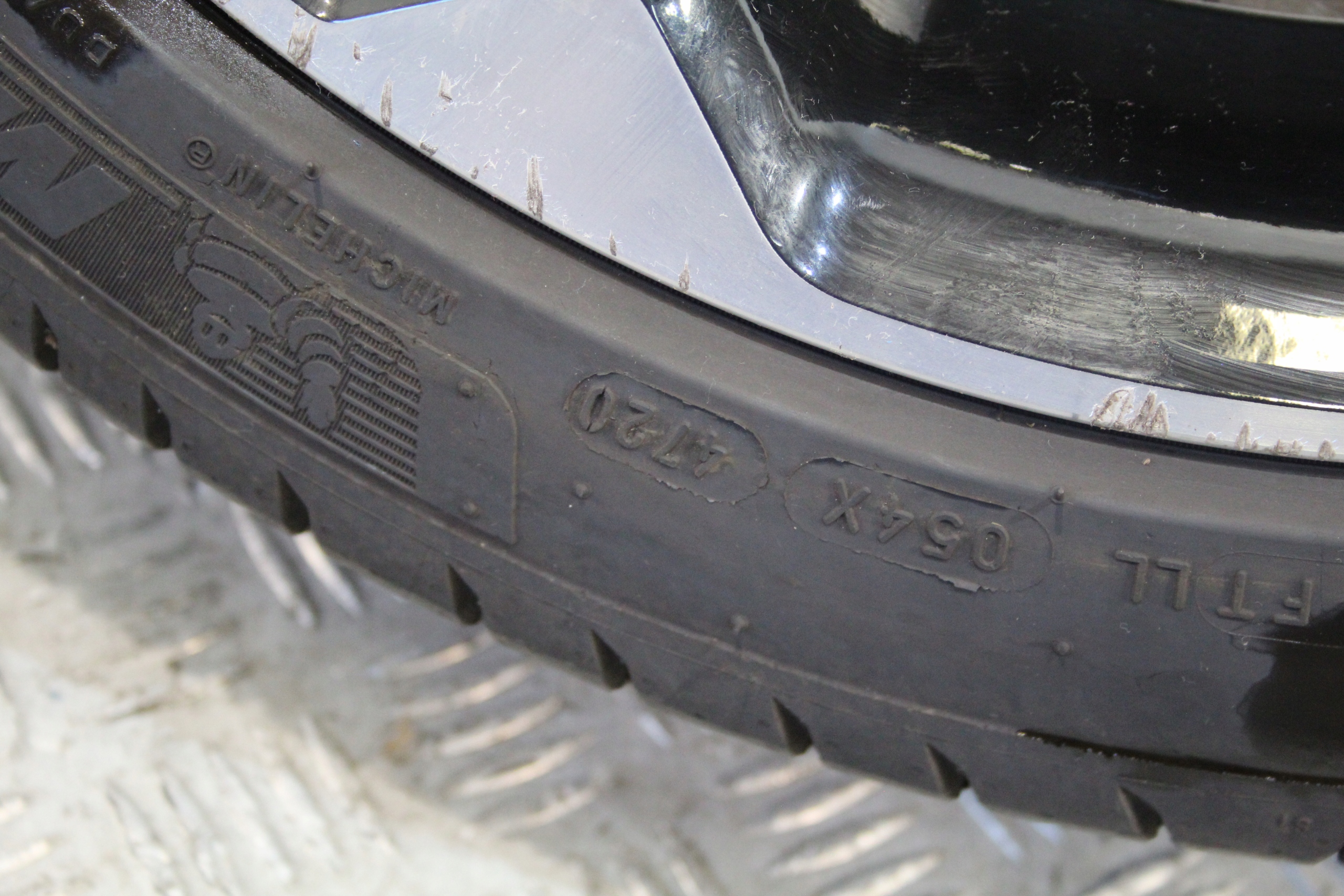 kolo disk disk 205/45 R17 FIESTA MK8 ACTIVE J1BC-1007-D1A