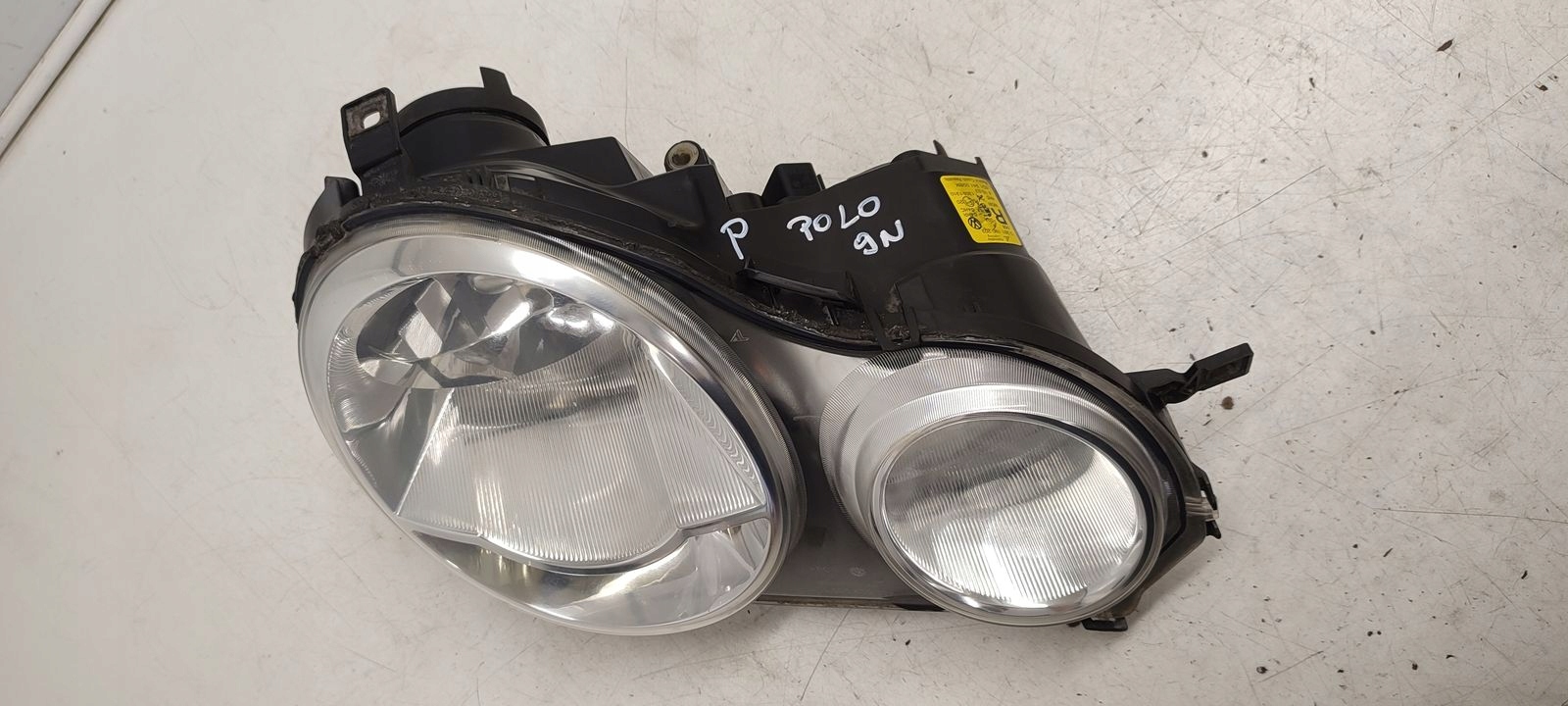 light front front right VW Polo 9N