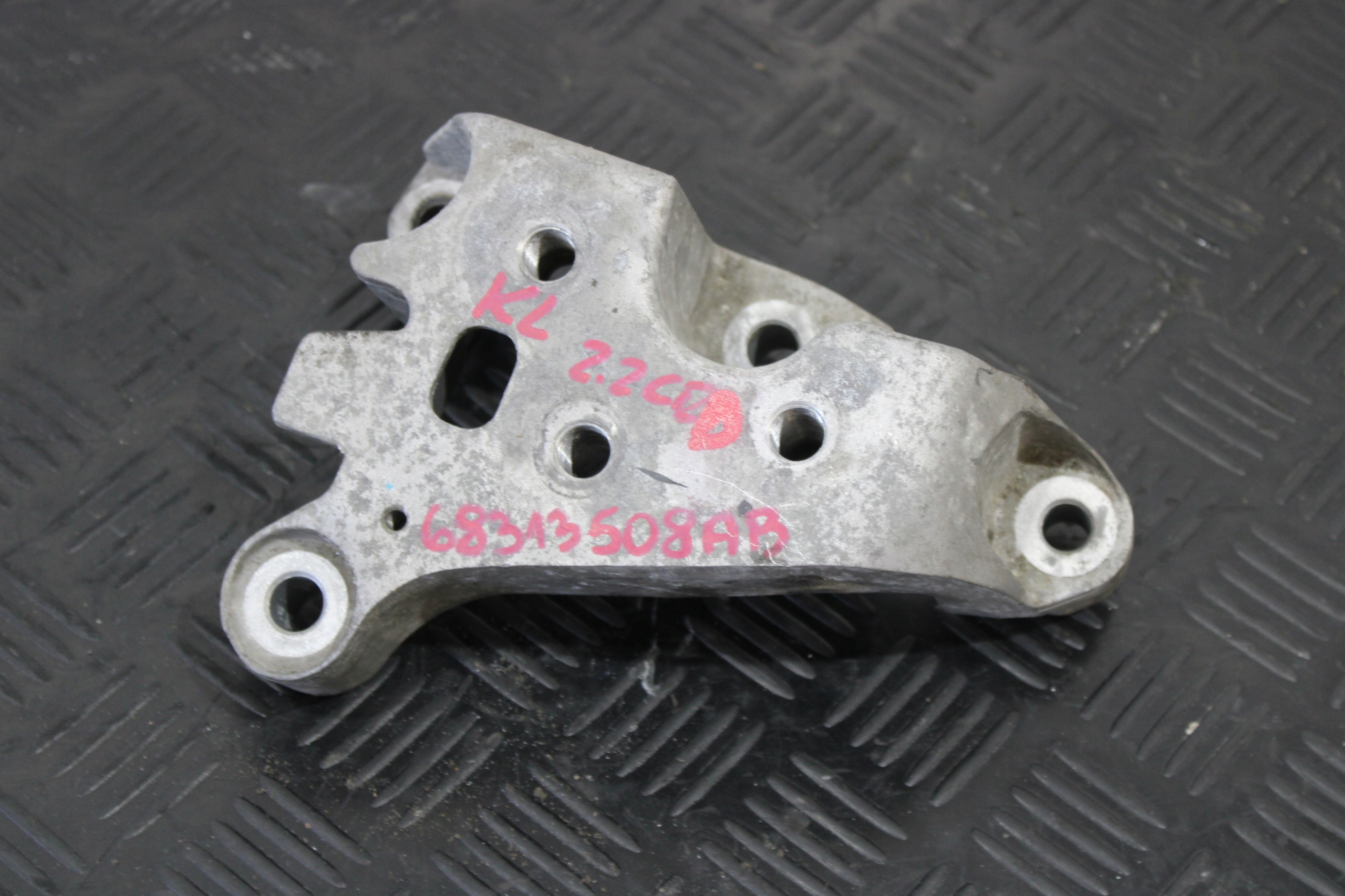 Support Support plaque Moteur 68313508AB JEEP CHEROKEE KL