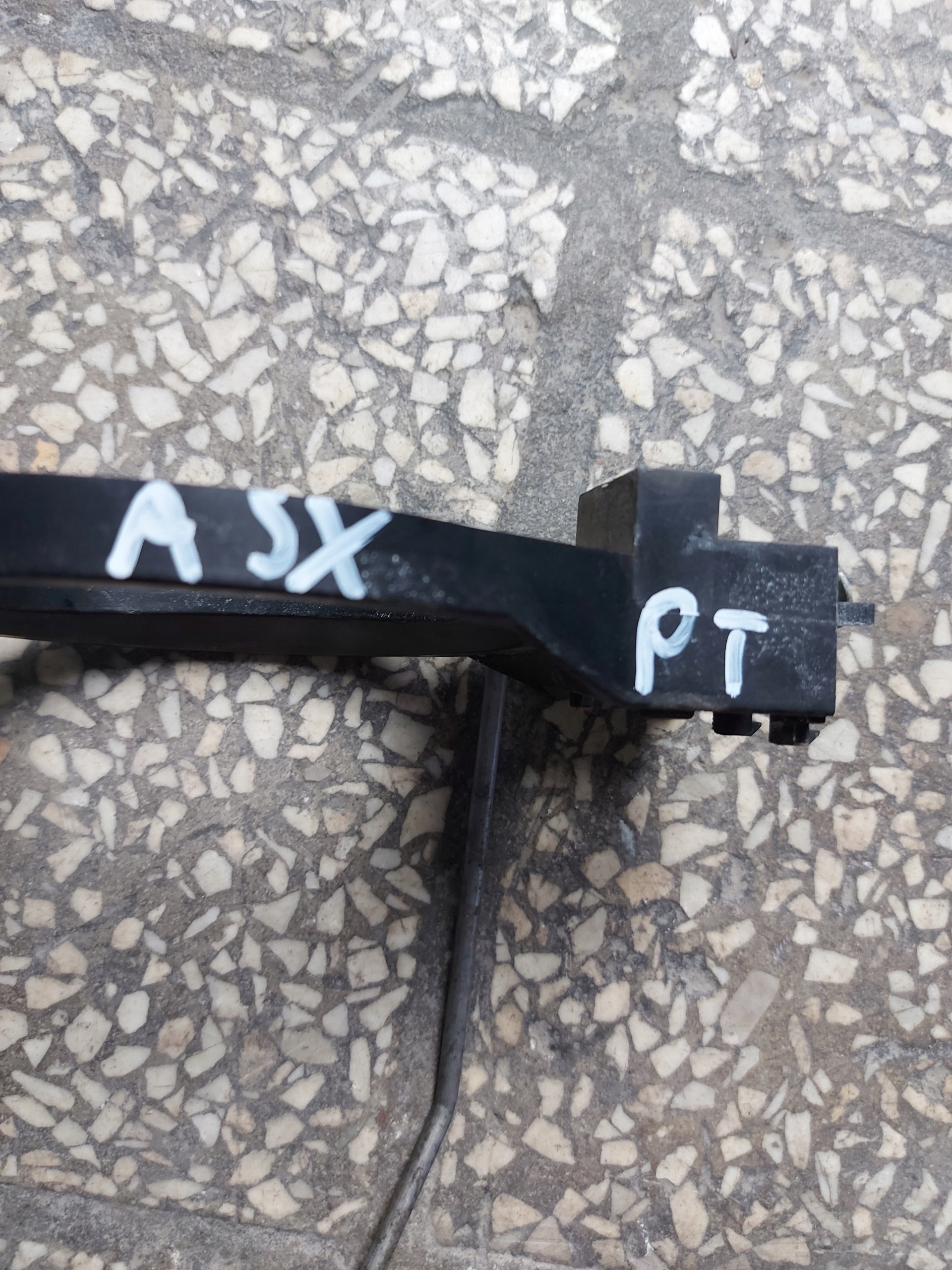 Support plaque Support Poignées Console Droite Arrière MITSUBISHI ASX OE EU