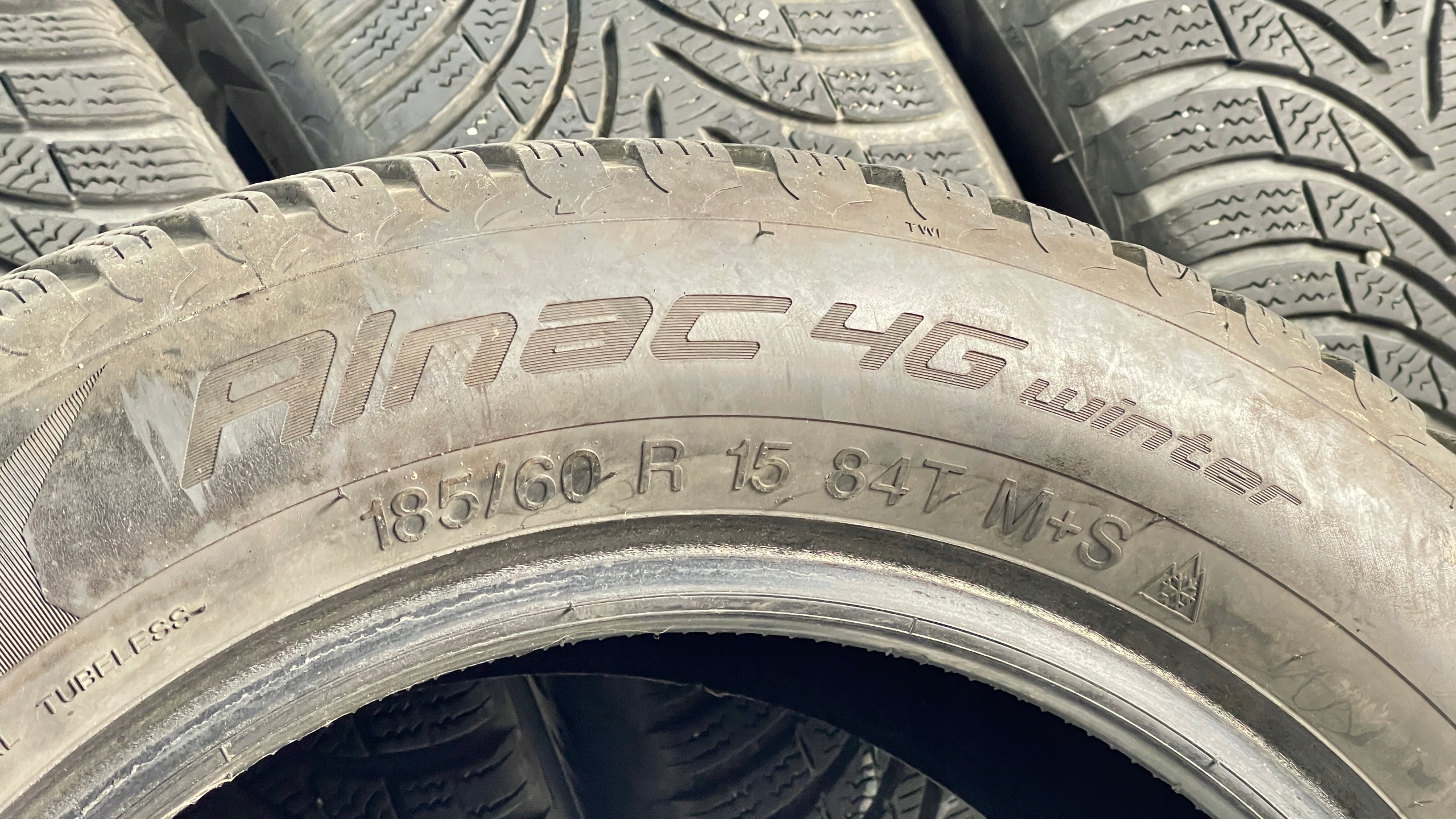 KOMPLET OPON ZIMOWYCH 185 60 15 84T APOLLO ALNAC 4G WINTER 7MM 2019 ROK Liczba opon w ofercie Komplet 4 szt.