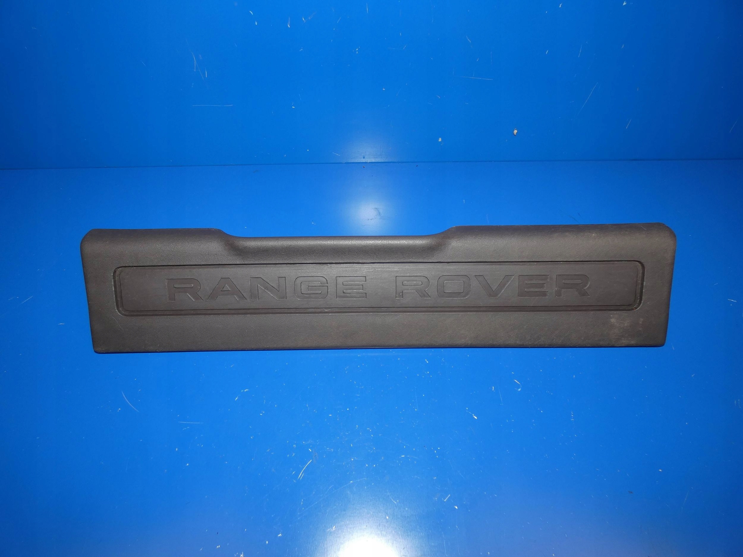 RANGE ROVER EVOQUE and L538 cap moulding of the threshold right front