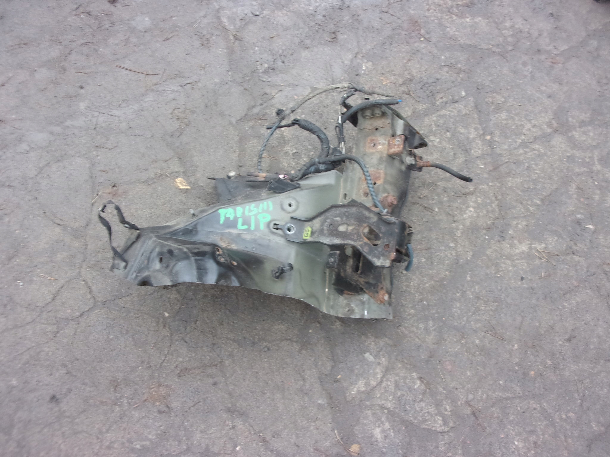 TOYOTA YARIS III ЛОНЖЕРОН ФАРТУХ ЛІВИЙ ПЕРЕД