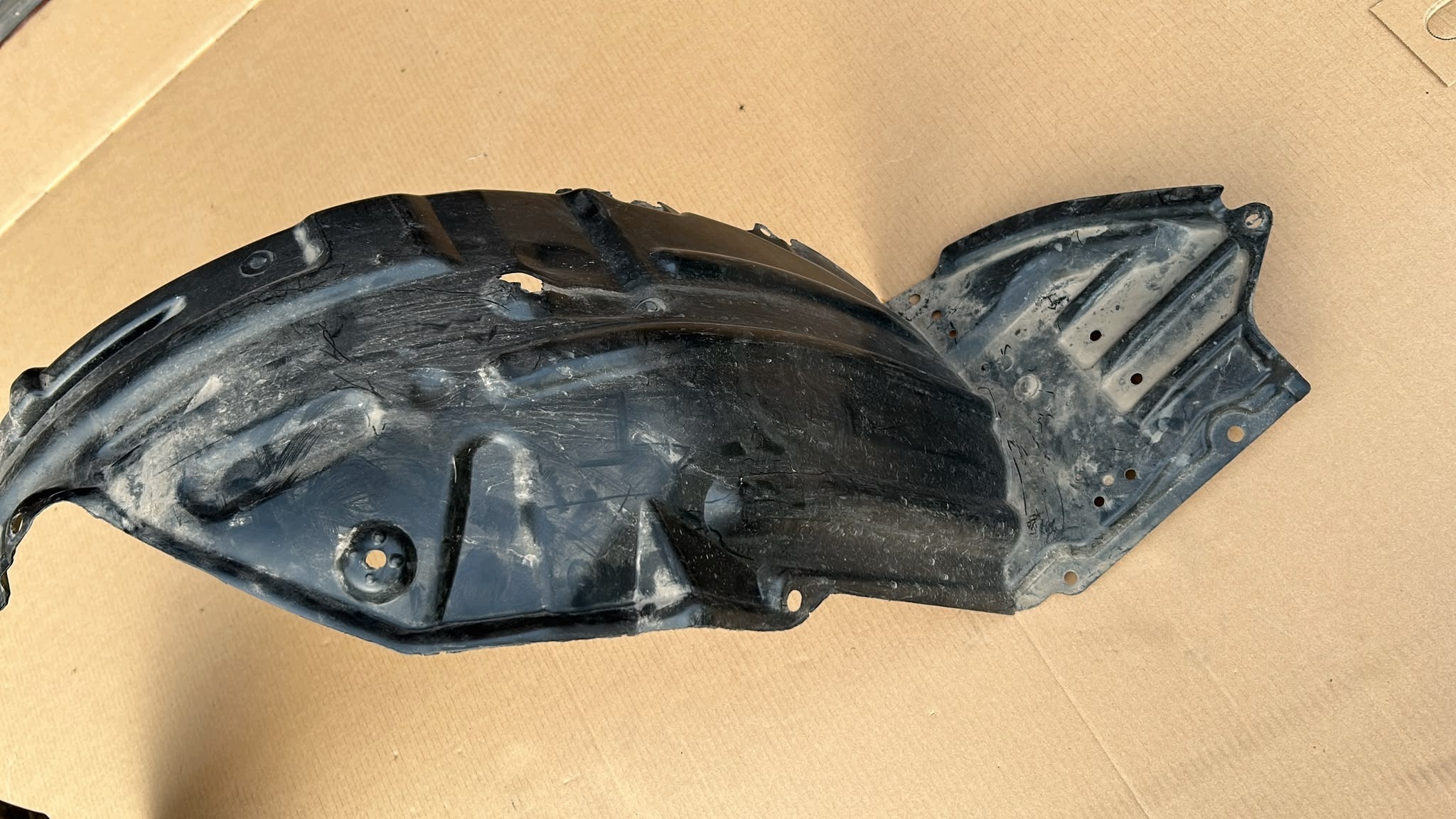 mudguard left left front front TOYOTA IZOA 18-21