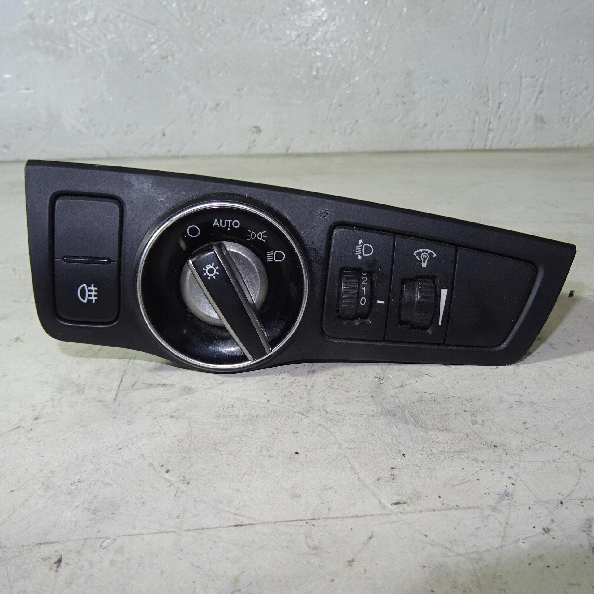 HYUNDAI I40 switch 93300-3Z350 D4FD