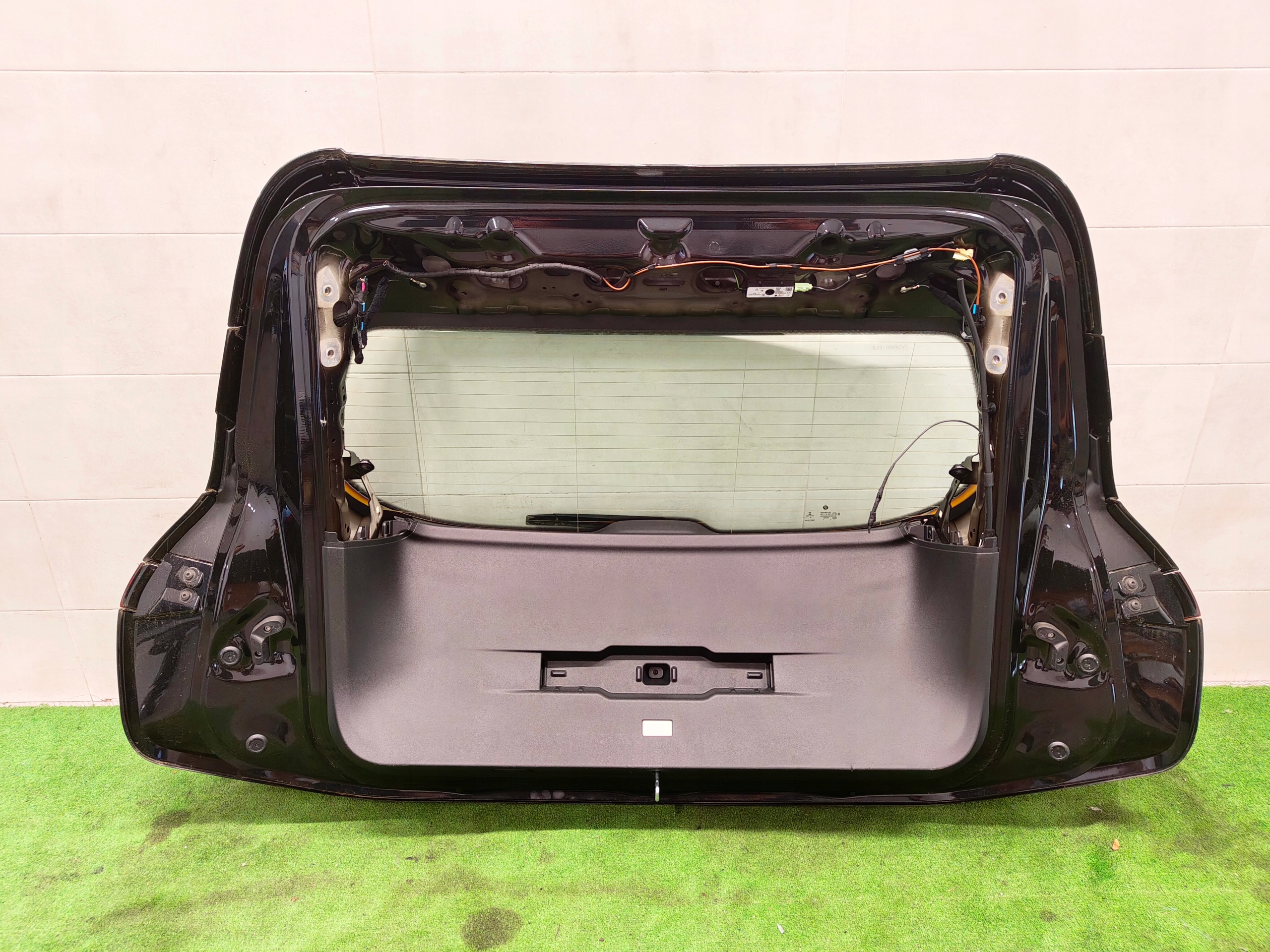 BMW iX i20 trunk door boot lights EU colour 475 BLACKSAPPHIRE