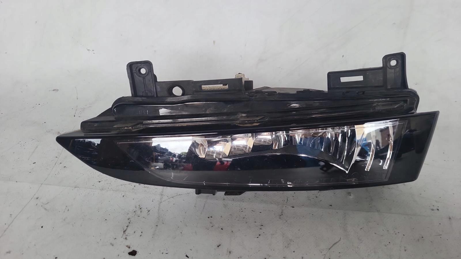 SKODA SCALA SKALA 19- light fog light front right 657941700