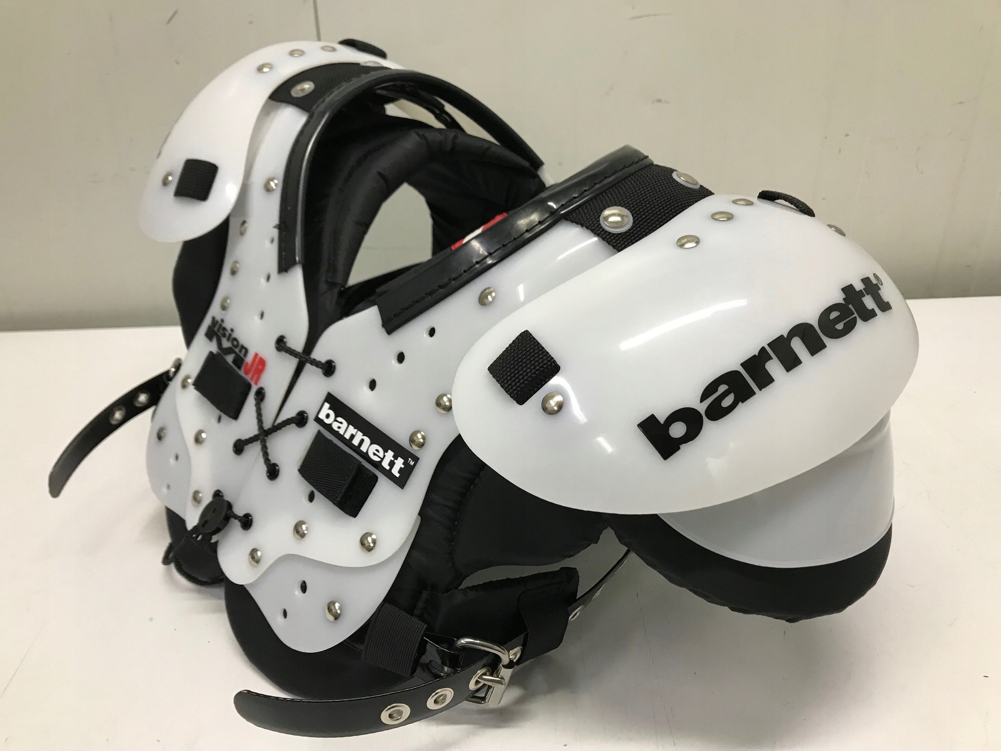 OCHRANIACZ FUTBOLOWY BARNETT VISION IV JR. NARAMIENNIK ROZ. M R71 Rozmiar XL