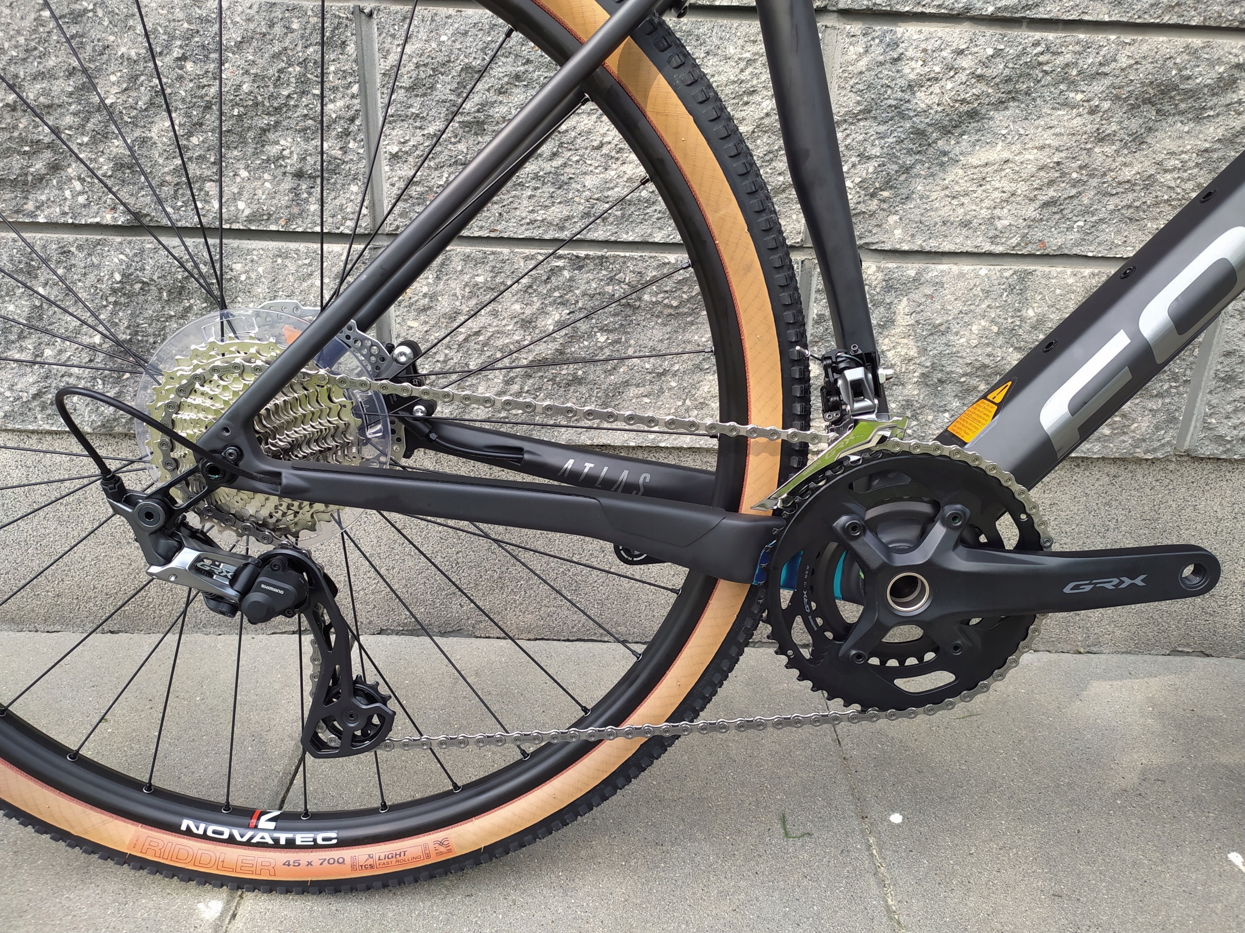 Rower gravel Focus Atlas 8.7 L57 Black Carbon Rozmiar ramy 57 cm