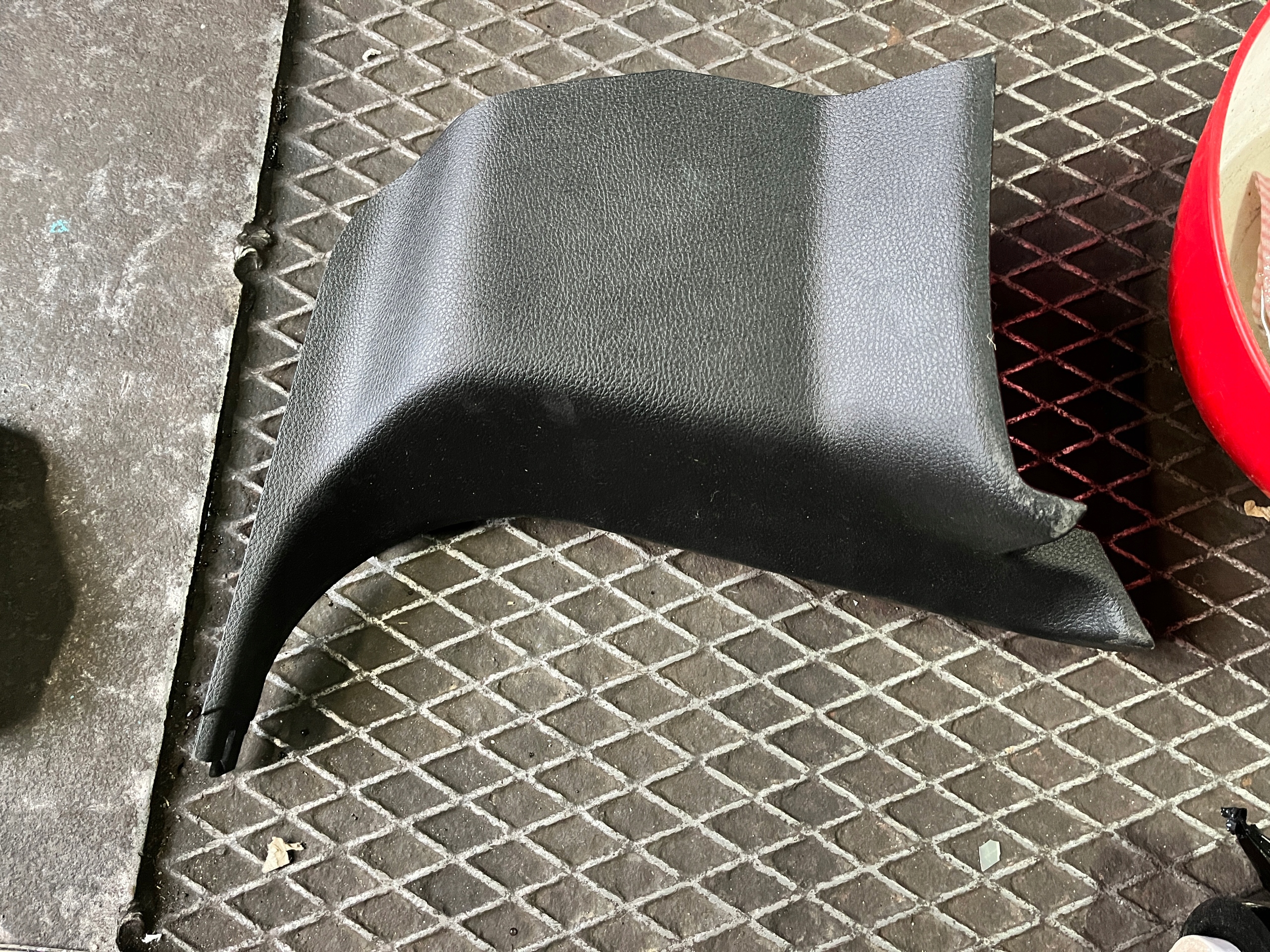 23 36 JEEP GRAND CHEROKEE WK2 NAKŁADKA OSŁONA LISTWA PROGU PRAWA 5XL64TRMAA