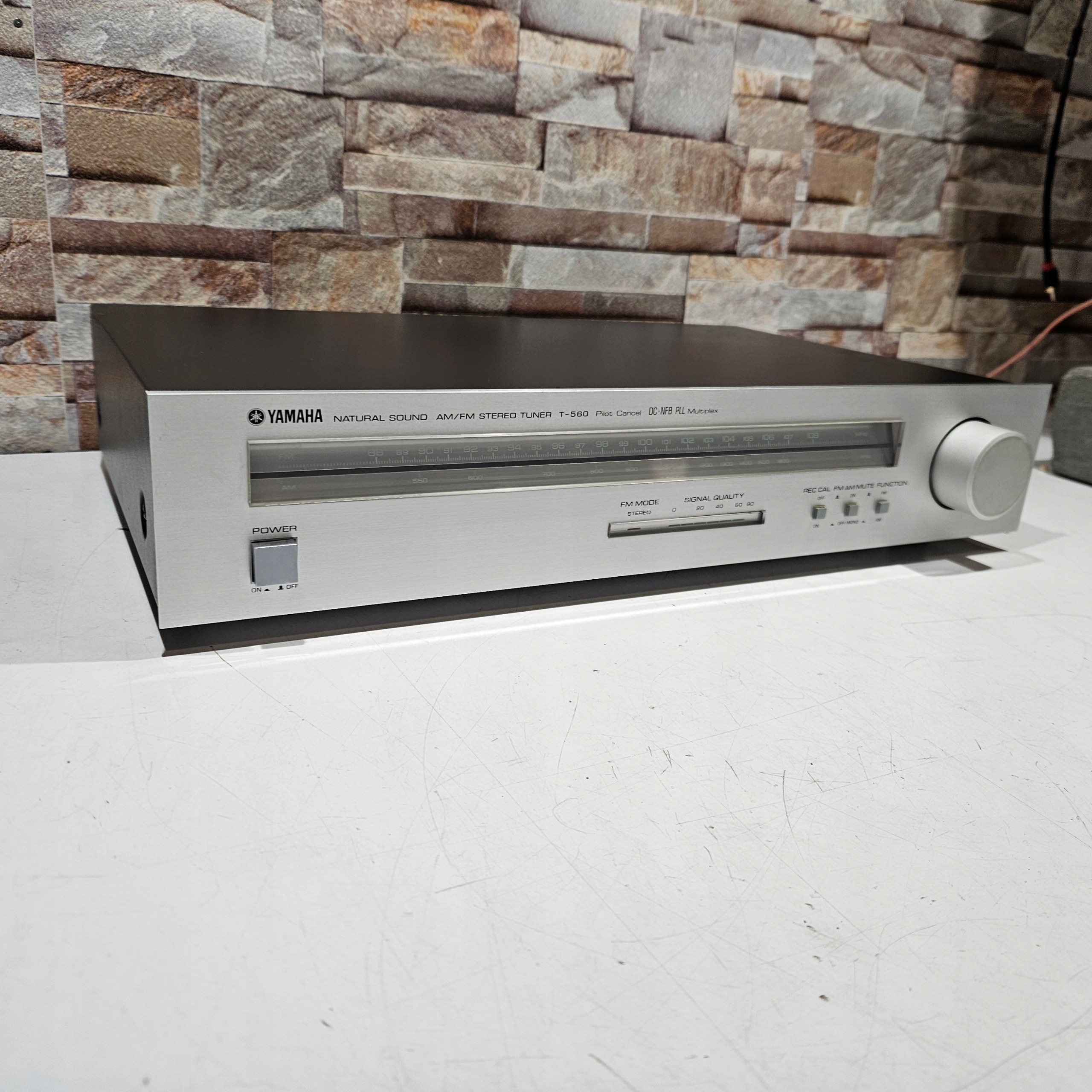 TUNER YAMAHA T-560 Marka Yamaha