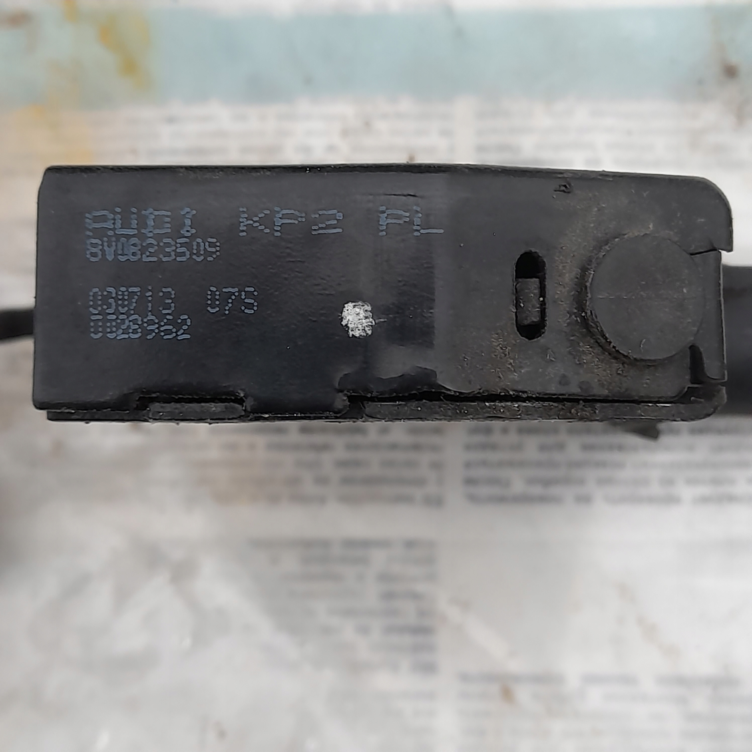 8V0823509A - Замок капота 8V0823509 AUDI A3 8V 2013-20