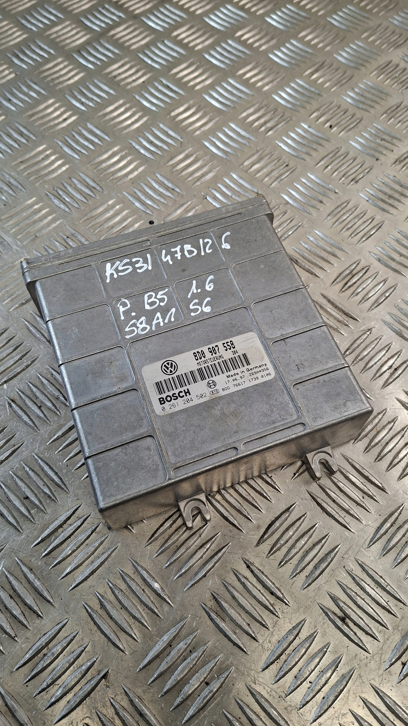 control unit of the engine VW PASSAT B5 1.6