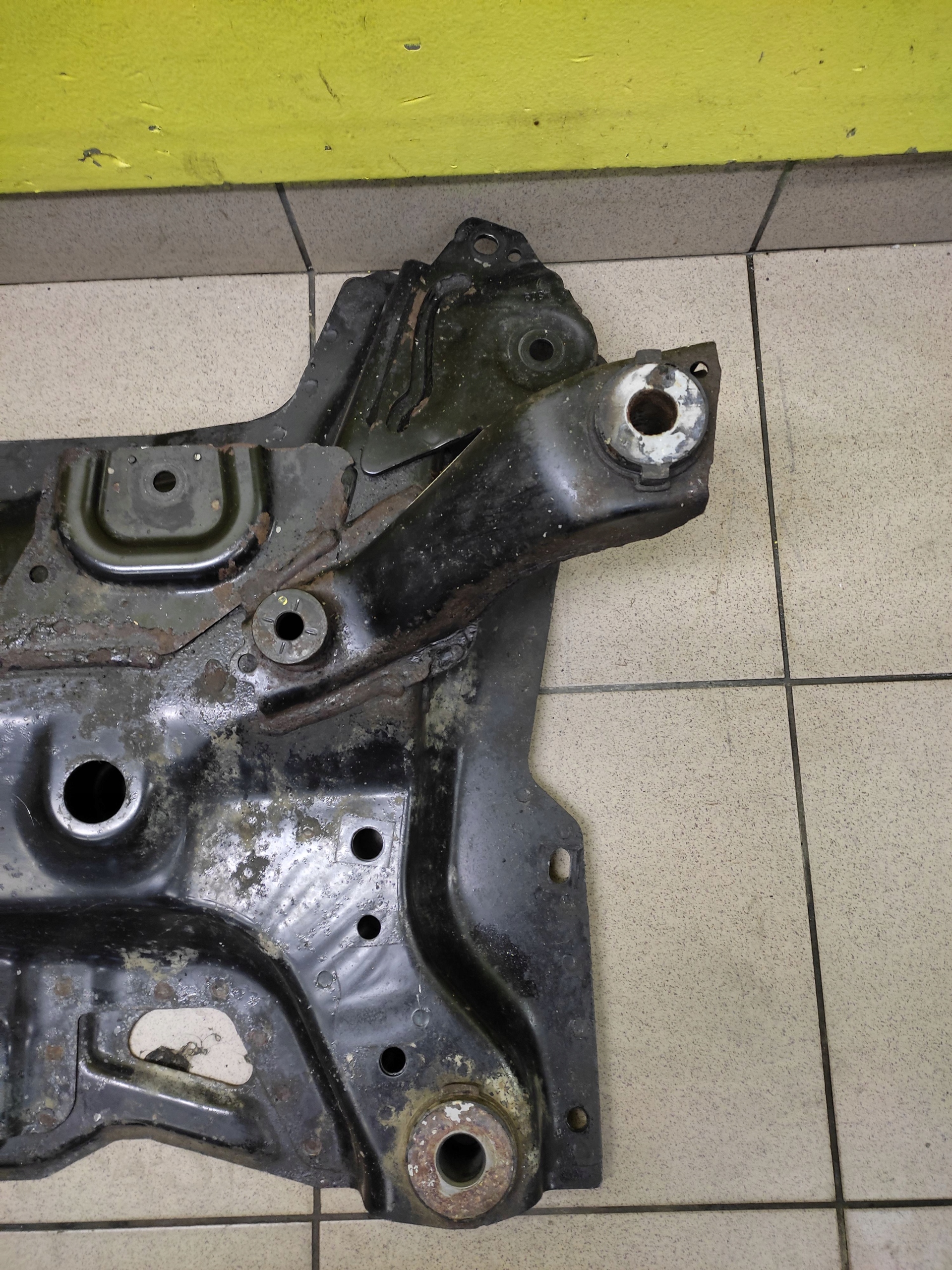 CITROEN C5 III 1.6 THP KOMBI subframe axle beam axle beam