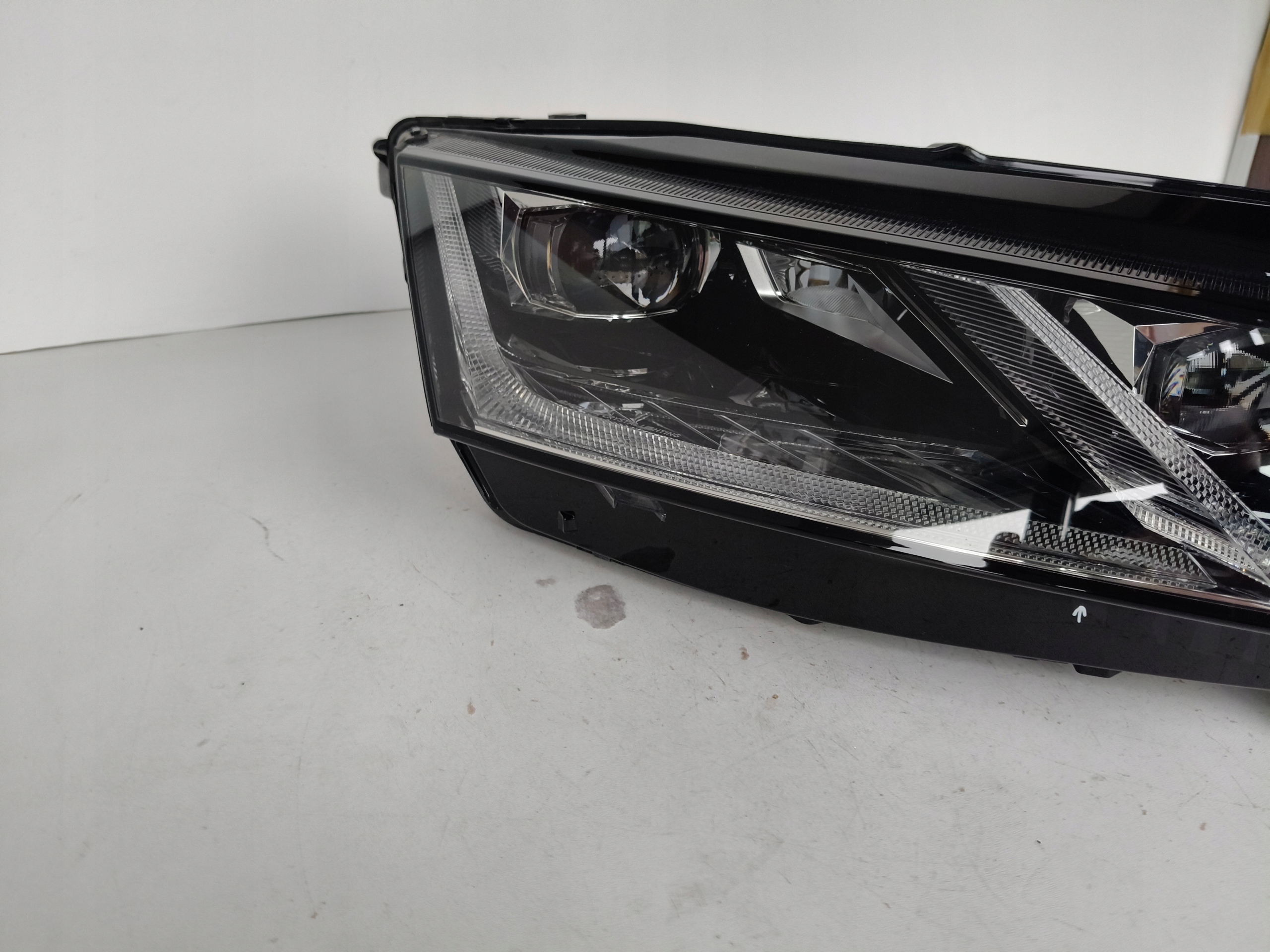 light right REFLEKTOR SKODA OCTAVIA IV 4 5E3 20- FULL LED