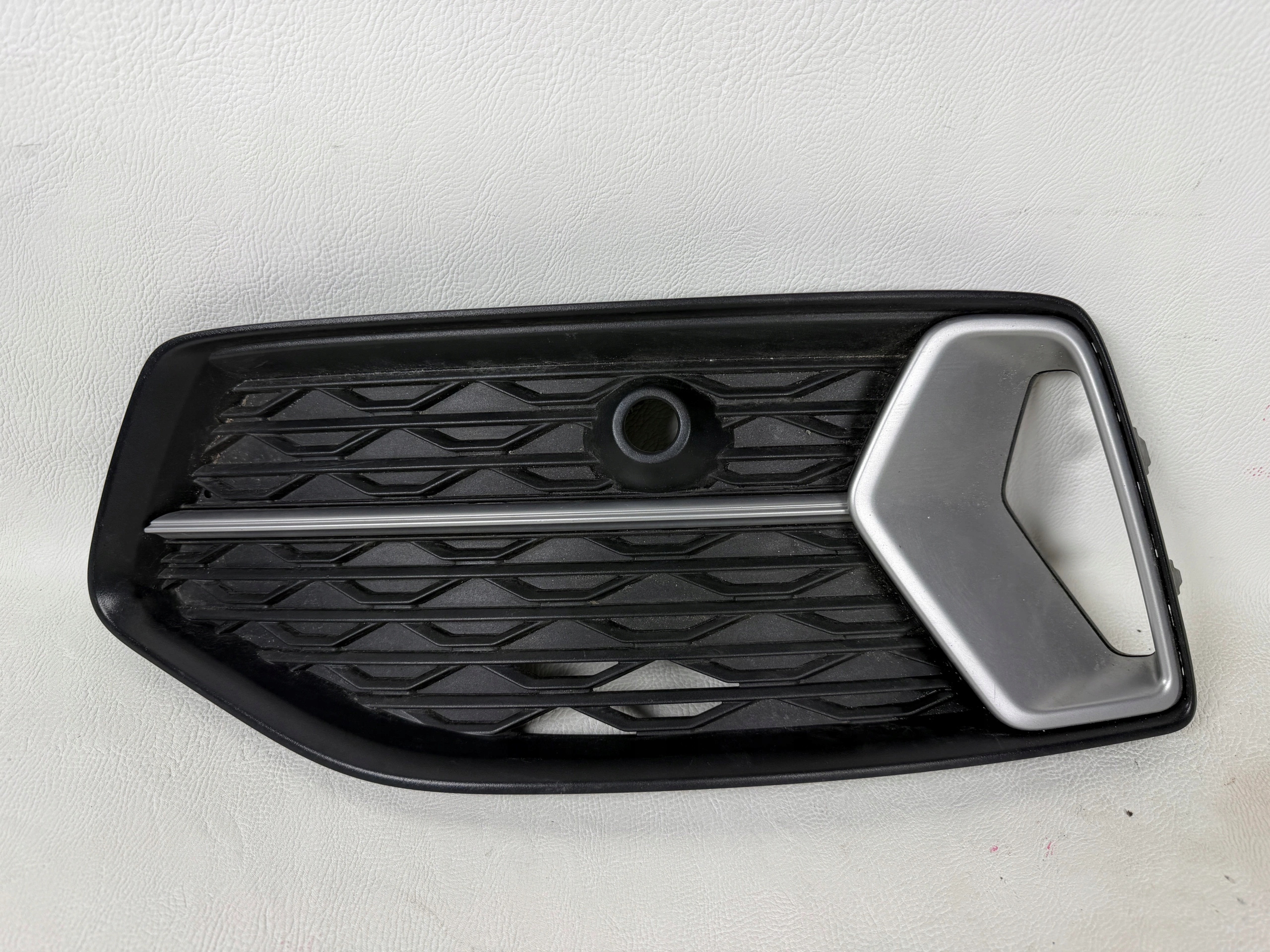 AUDI A6 C8 mřížka nárazníku levá předek 4K0807681D