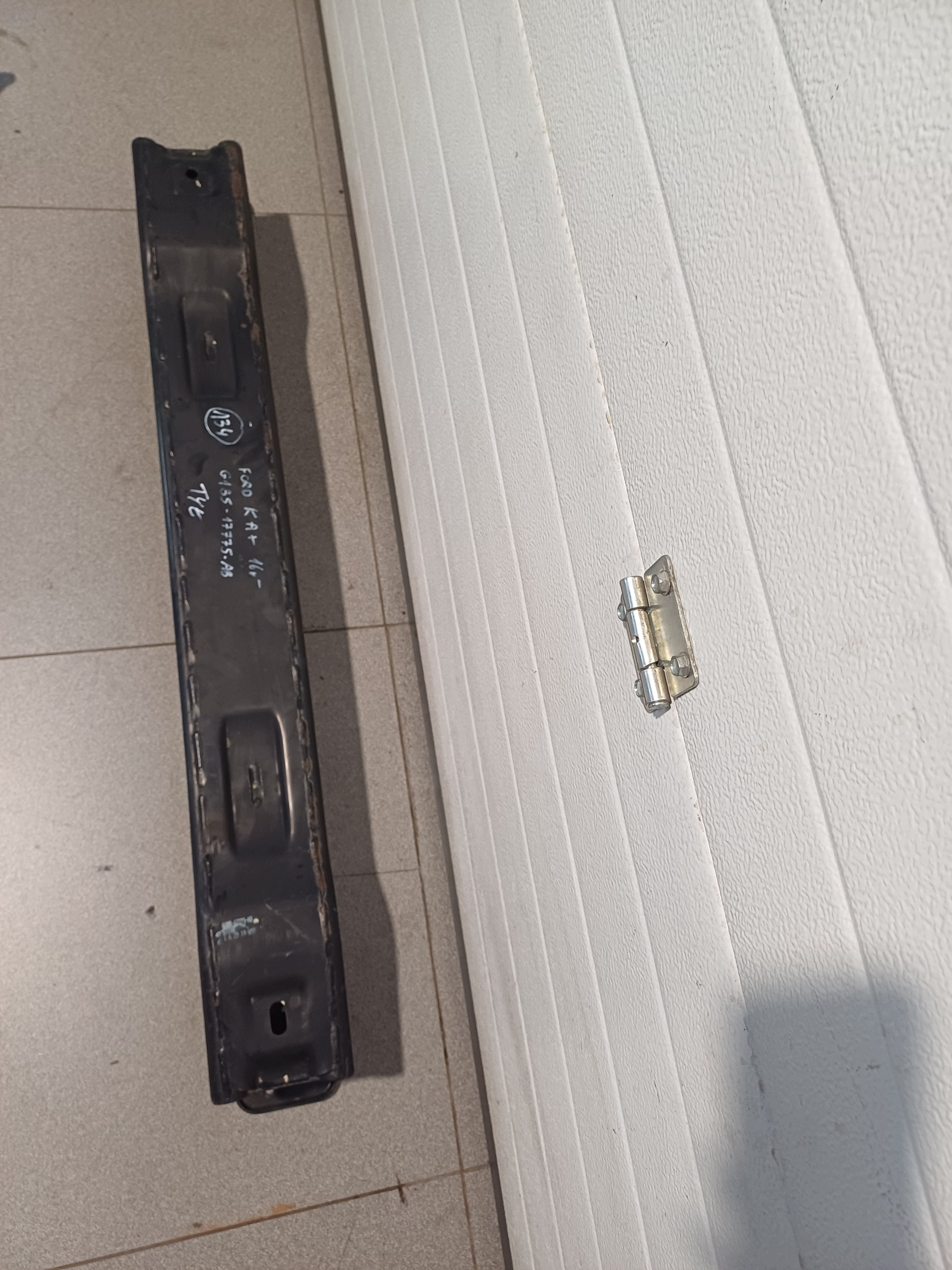 erősítés hátsó hátsó FORD KA+ 16R- G1B5-17775-AB