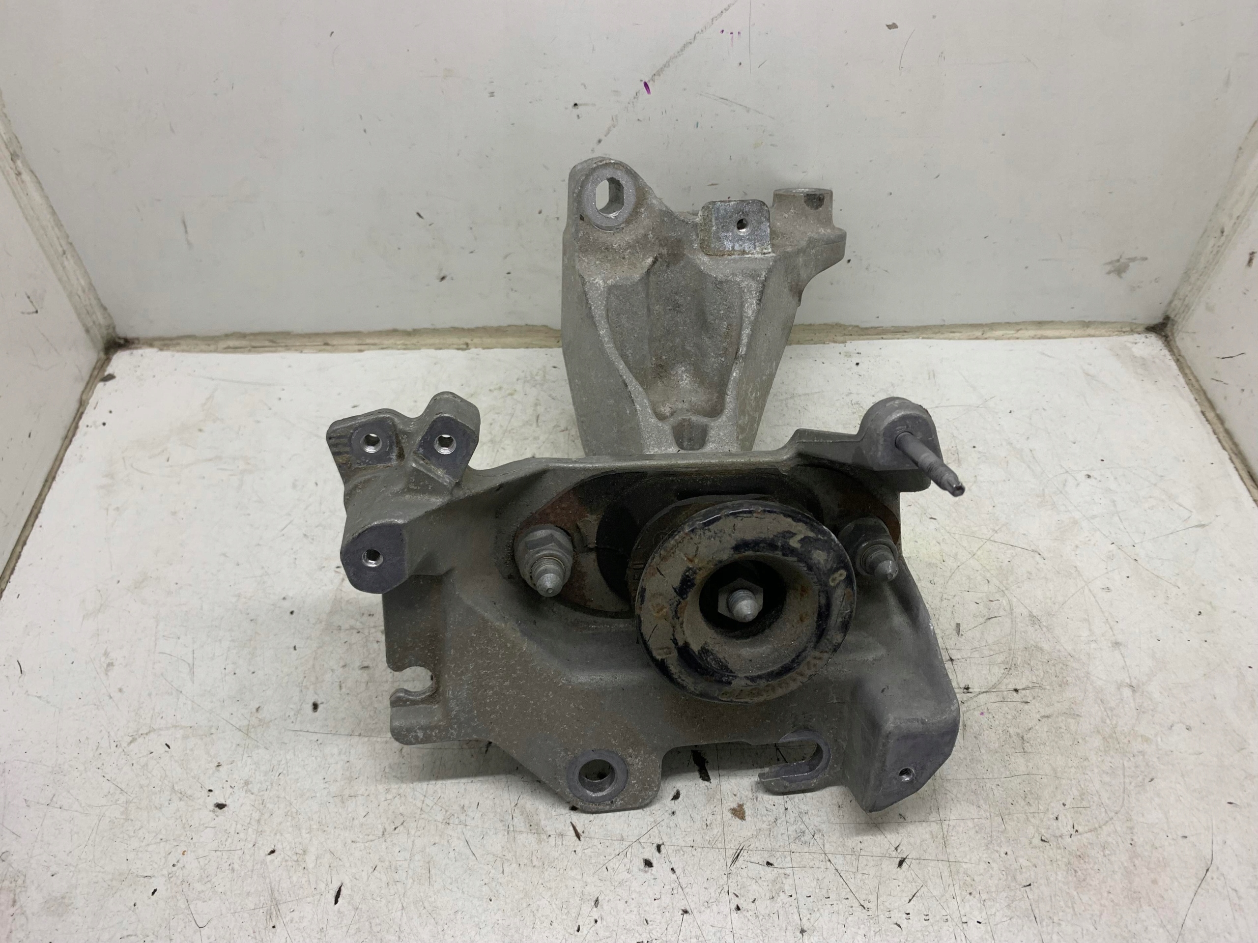 holder engine mount 112223722R RENAULT ZOE 12-24