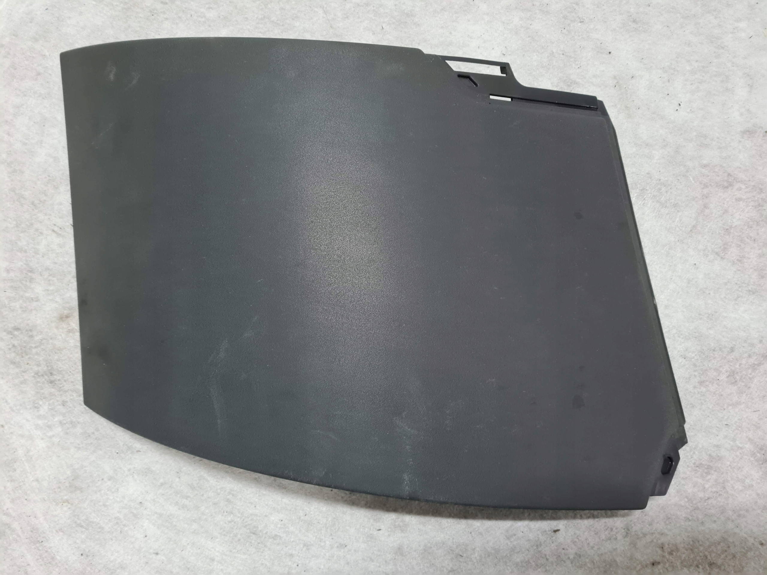 82248307 - Volvo FH4 угловая крышка капота правая RH