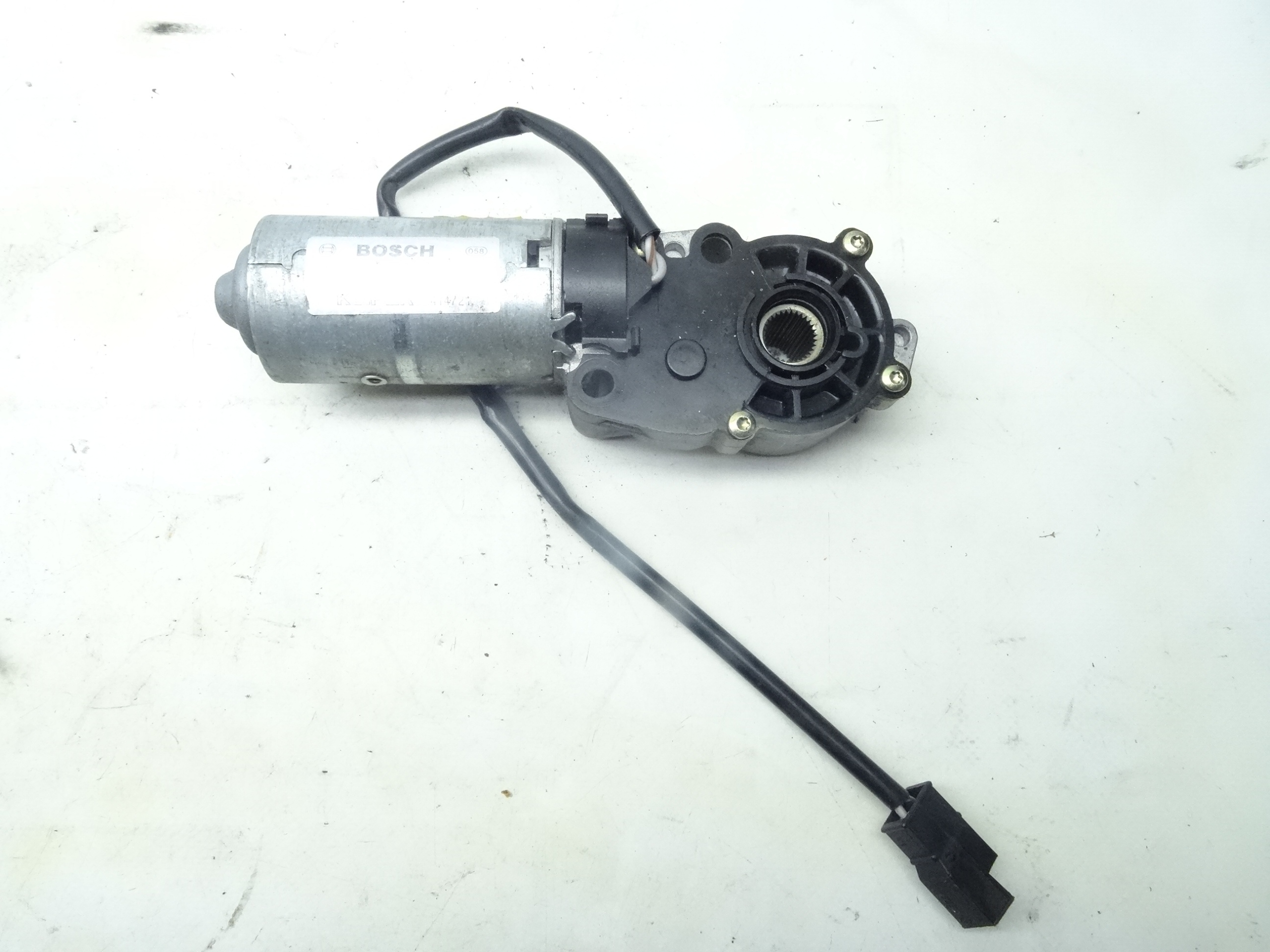 AUDI A8 D2 SILNICZEK OPARCIA FOTELA 0390201628