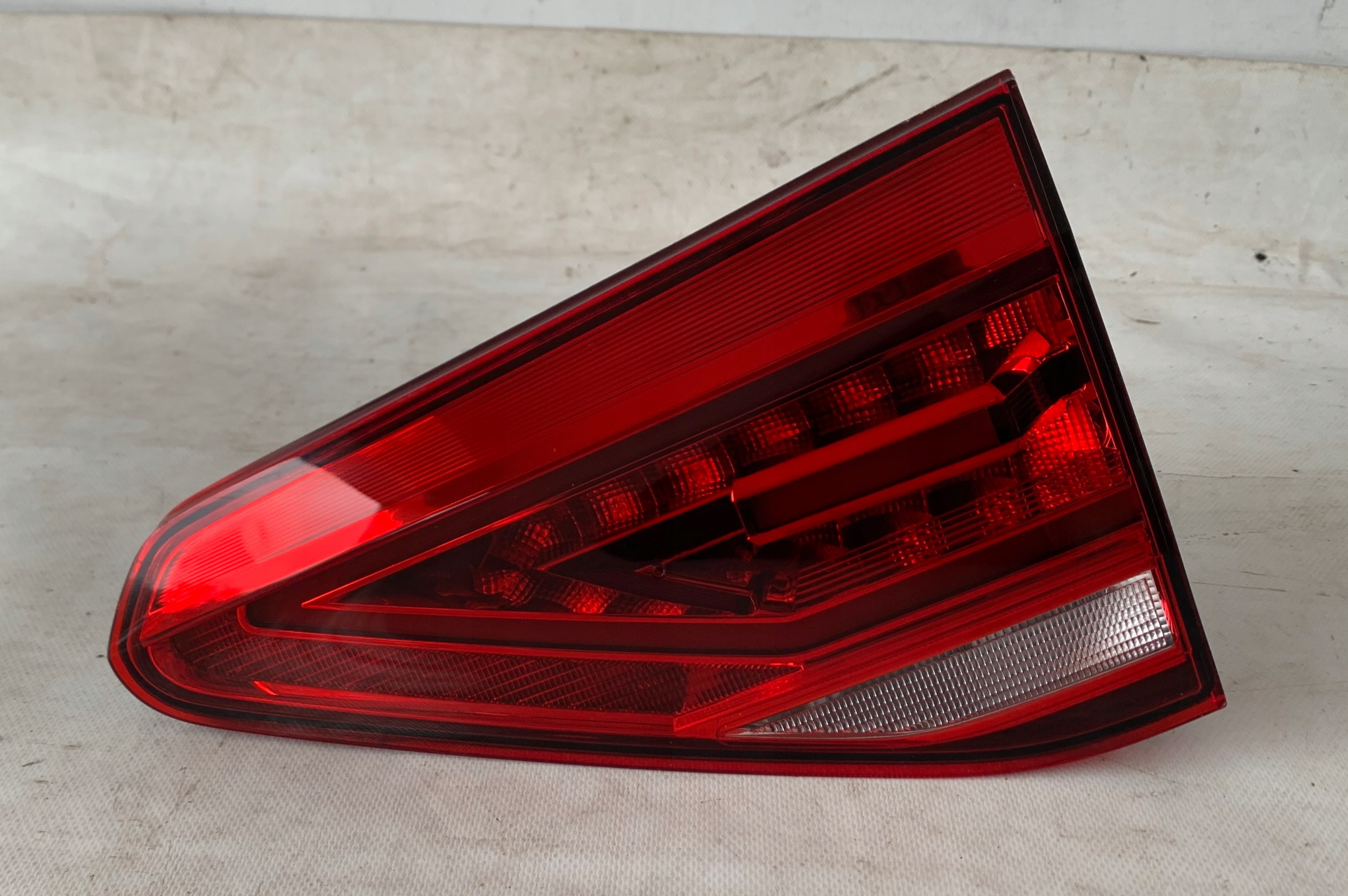 light right bonnet rear part VW TOURAN II 5TA 5TA945308A
