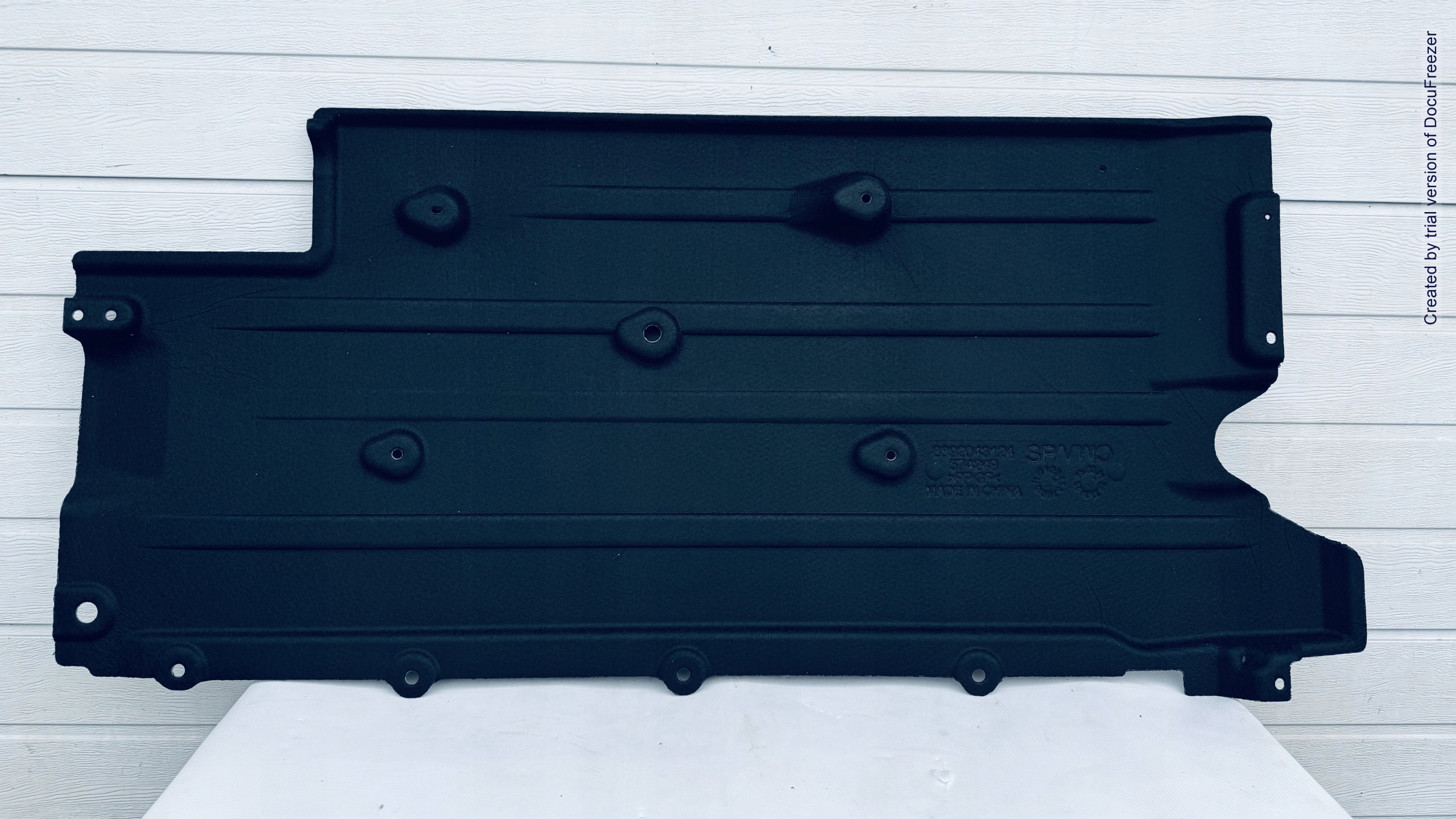 ATRAPA OSŁONA PŁYTA PODŁOGA PODWOZIA LYNK&CO 01 8892043124