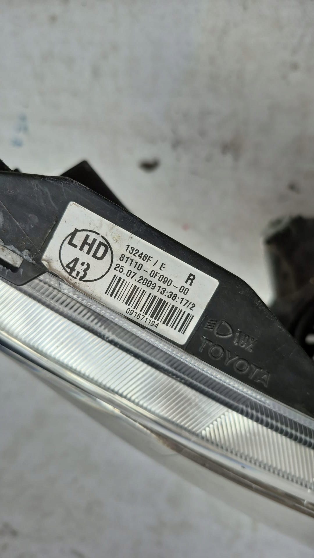 TOYOTA VERSO 09-13 light right front front 81110-0F090