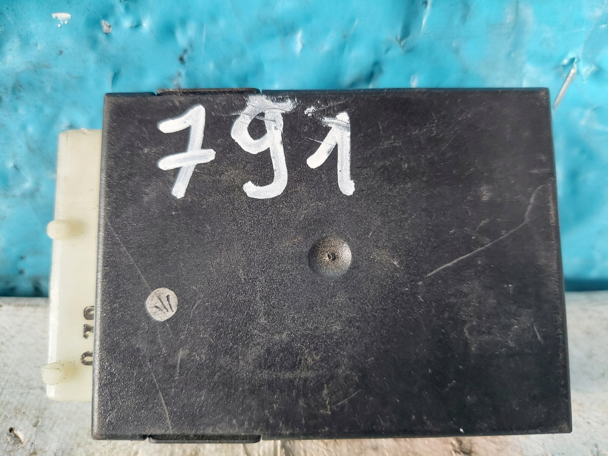 BMW E36 61358353099 modulo Centralina