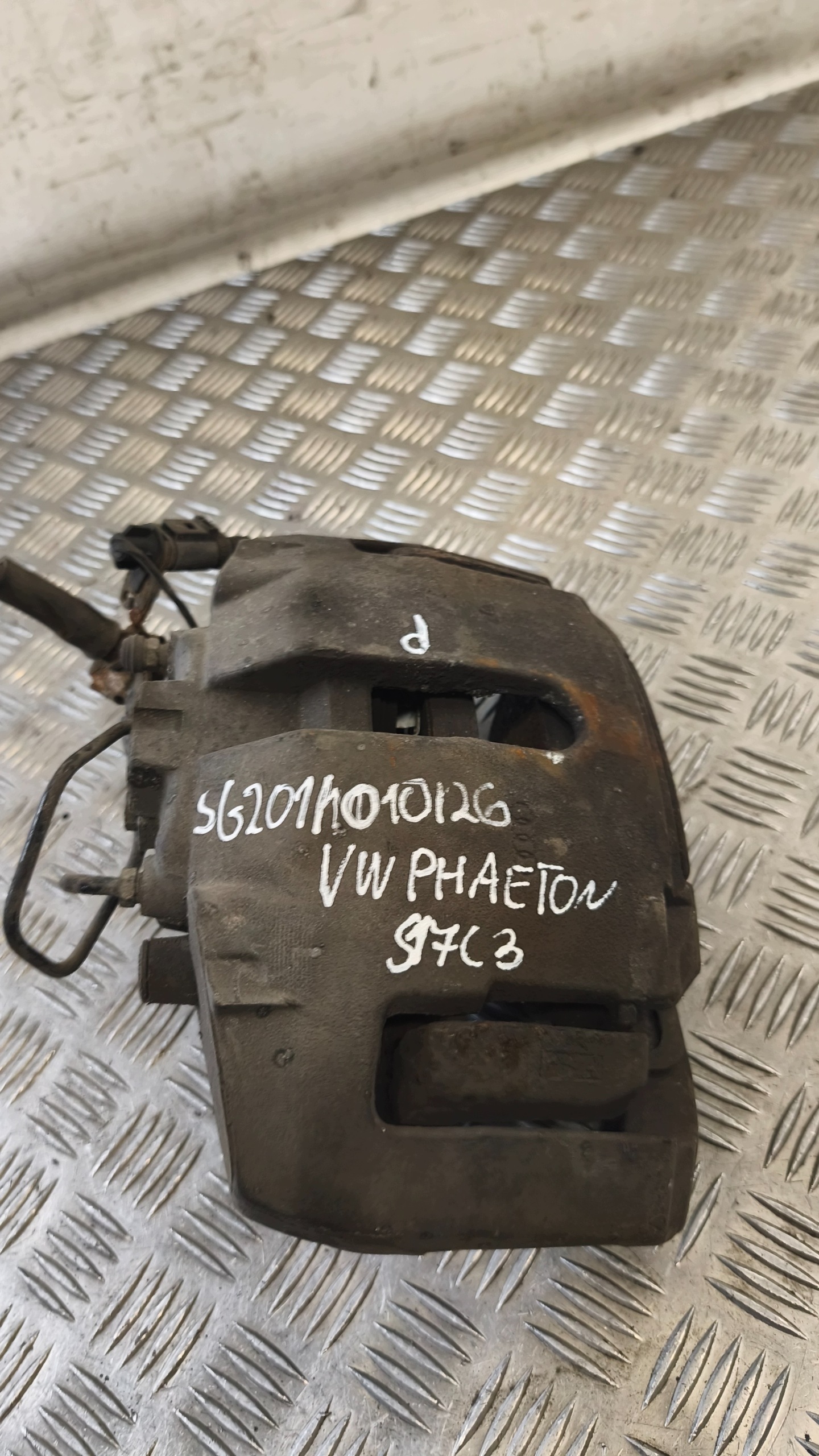 caliper brake VW PHAETON right front 3.0TDI 2006r
