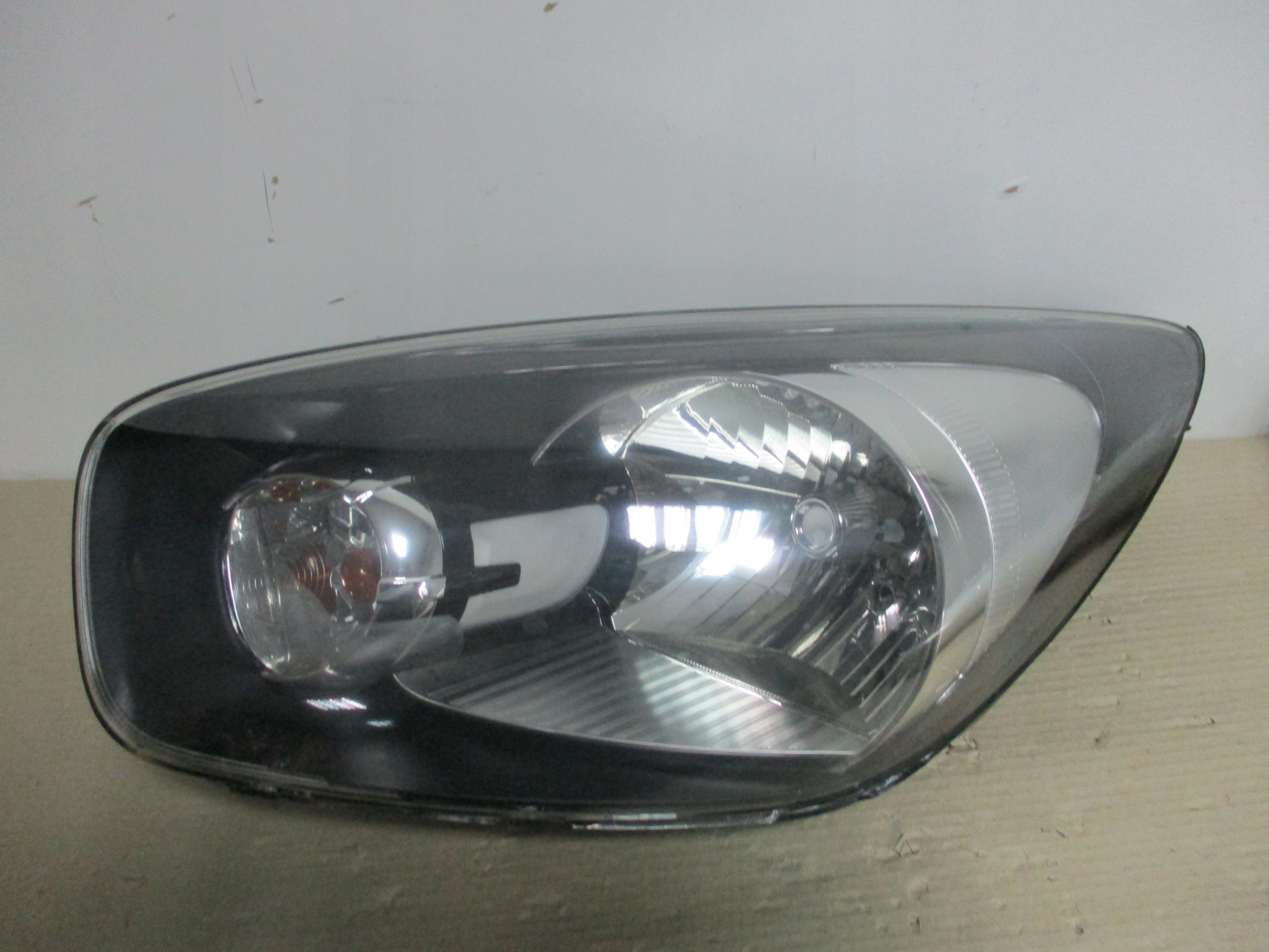 light front left Kia Picanto 11-17 EU