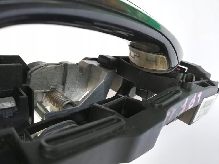 BMW F10 F11 klamka lewy przod LED 7175643 Installation side Left front