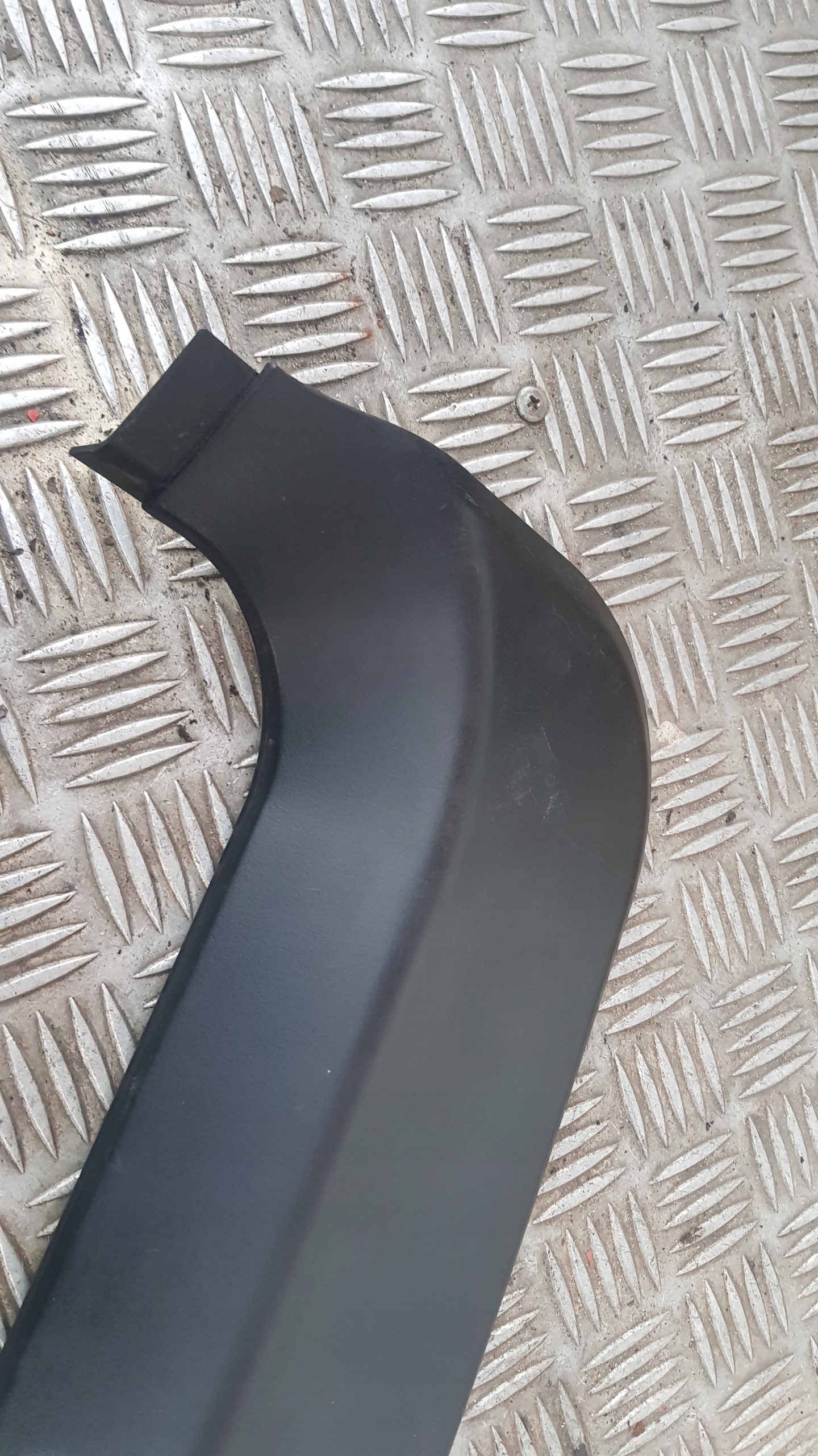 BMW E38 cover SLUPKA corner right 8125920