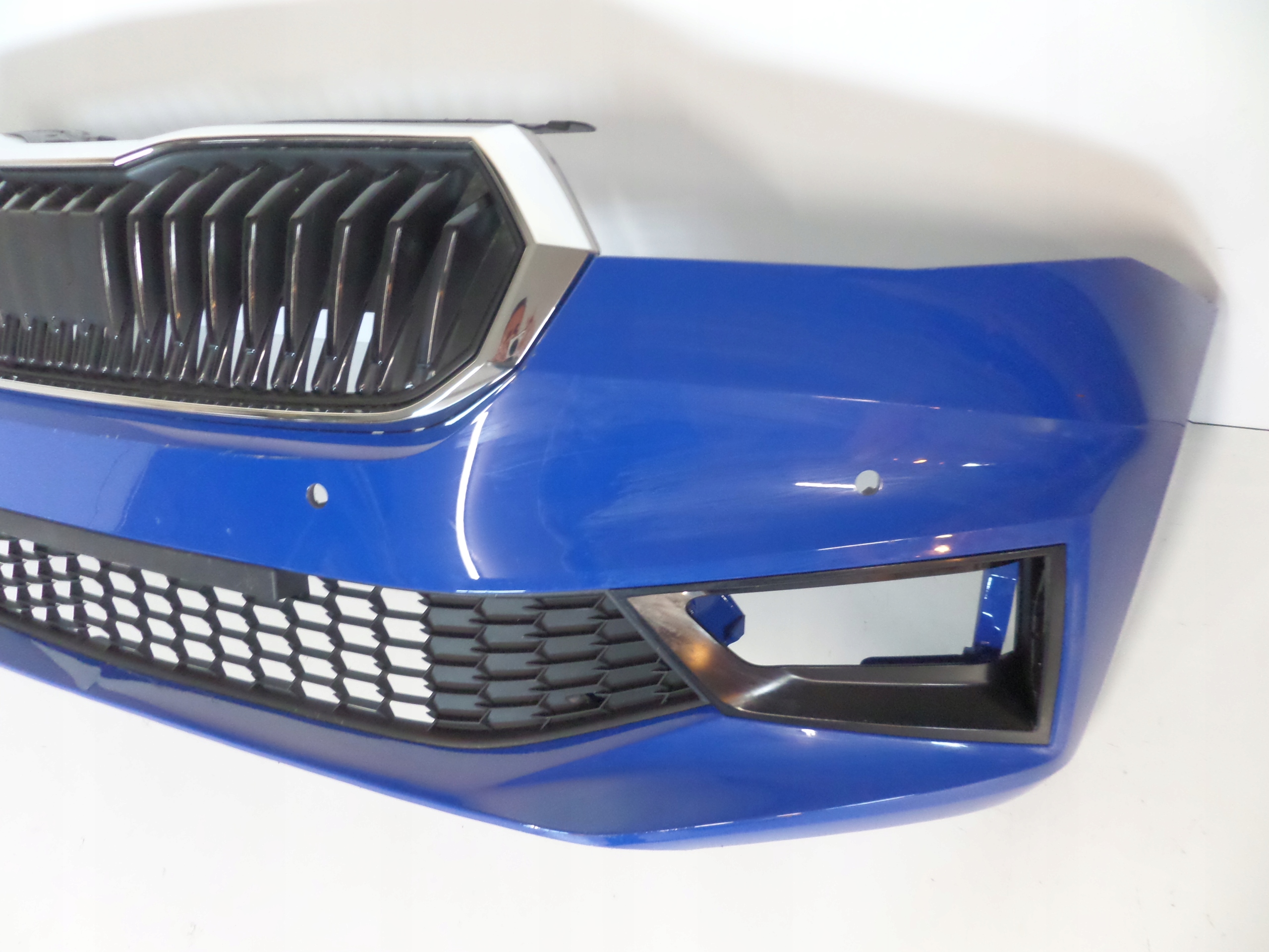FRONTSTOSSSTANGE VORNE SKODA FABIA 4 IV 6VA 21