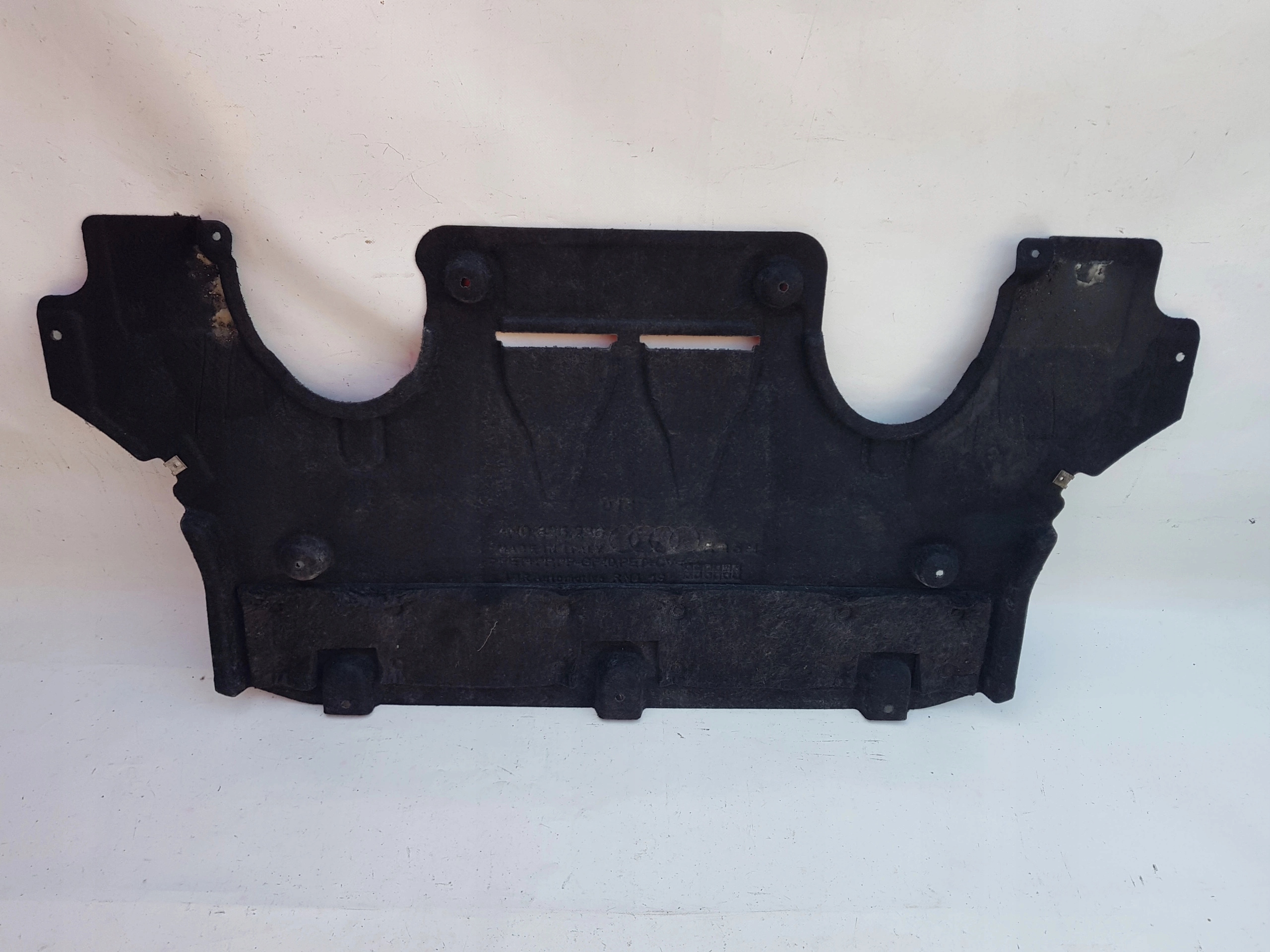 AUDI A8 D5 OSŁONA POD SKRZYNIĘ BIEGÓW 4N0825236 Producent części Audi OE